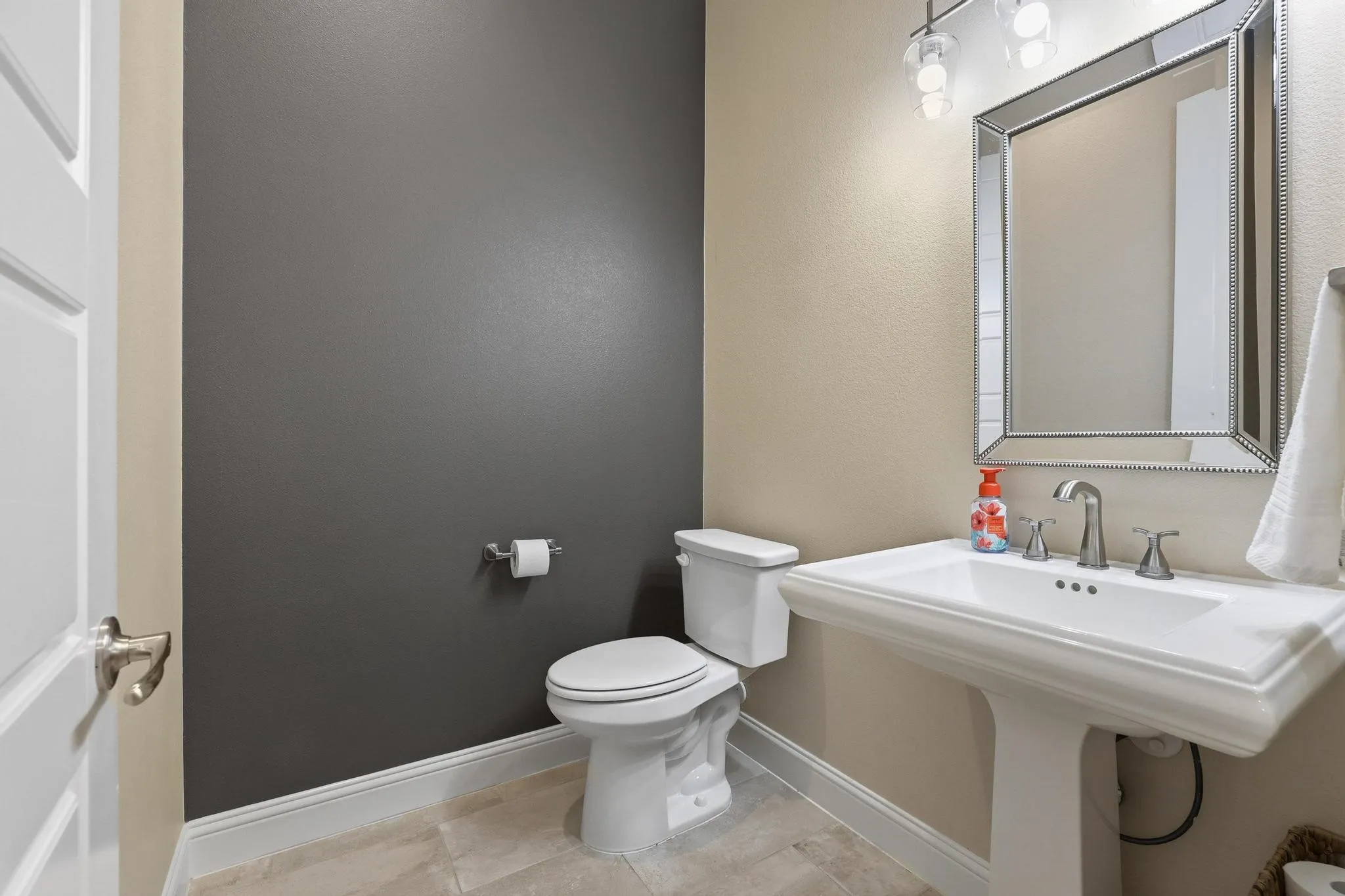 Single Family Residence For Sale in Denton County , 5999 Ranch Estates Road, Krugerville, Texas 76227, 4 Bedroom, 4 Bathroom, 3 Garage spaces, 3,300 Sqft, built in 2020, Preowned, mls#21207740, Real Estate Agent in Krugerville, Homes For Sale in Denton county, Homes For Sale in Krugerville, Realtor in Krugerville Texas, Real Estate Brokerage Independent Realty Texas, Luminita Cordes Realtor