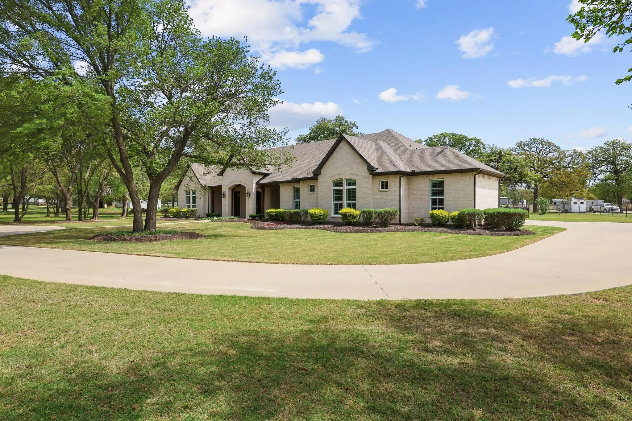 Single Family Residence For Sale in Denton County , 5999 Ranch Estates Road, Krugerville, Texas 76227, 4 Bedroom, 4 Bathroom, 3 Garage spaces, 3,300 Sqft, built in 2020, Preowned, mls#21207740, Real Estate Agent in Krugerville, Homes For Sale in Denton county, Homes For Sale in Krugerville, Realtor in Krugerville Texas, Real Estate Brokerage Independent Realty Texas, Luminita Cordes Realtor