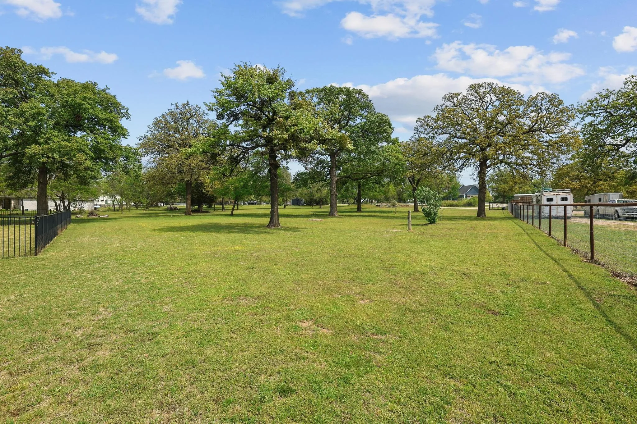 Single Family Residence For Sale in Denton County , 5999 Ranch Estates Road, Krugerville, Texas 76227, 4 Bedroom, 4 Bathroom, 3 Garage spaces, 3,300 Sqft, built in 2020, Preowned, mls#21207740, Real Estate Agent in Krugerville, Homes For Sale in Denton county, Homes For Sale in Krugerville, Realtor in Krugerville Texas, Real Estate Brokerage Independent Realty Texas, Luminita Cordes Realtor