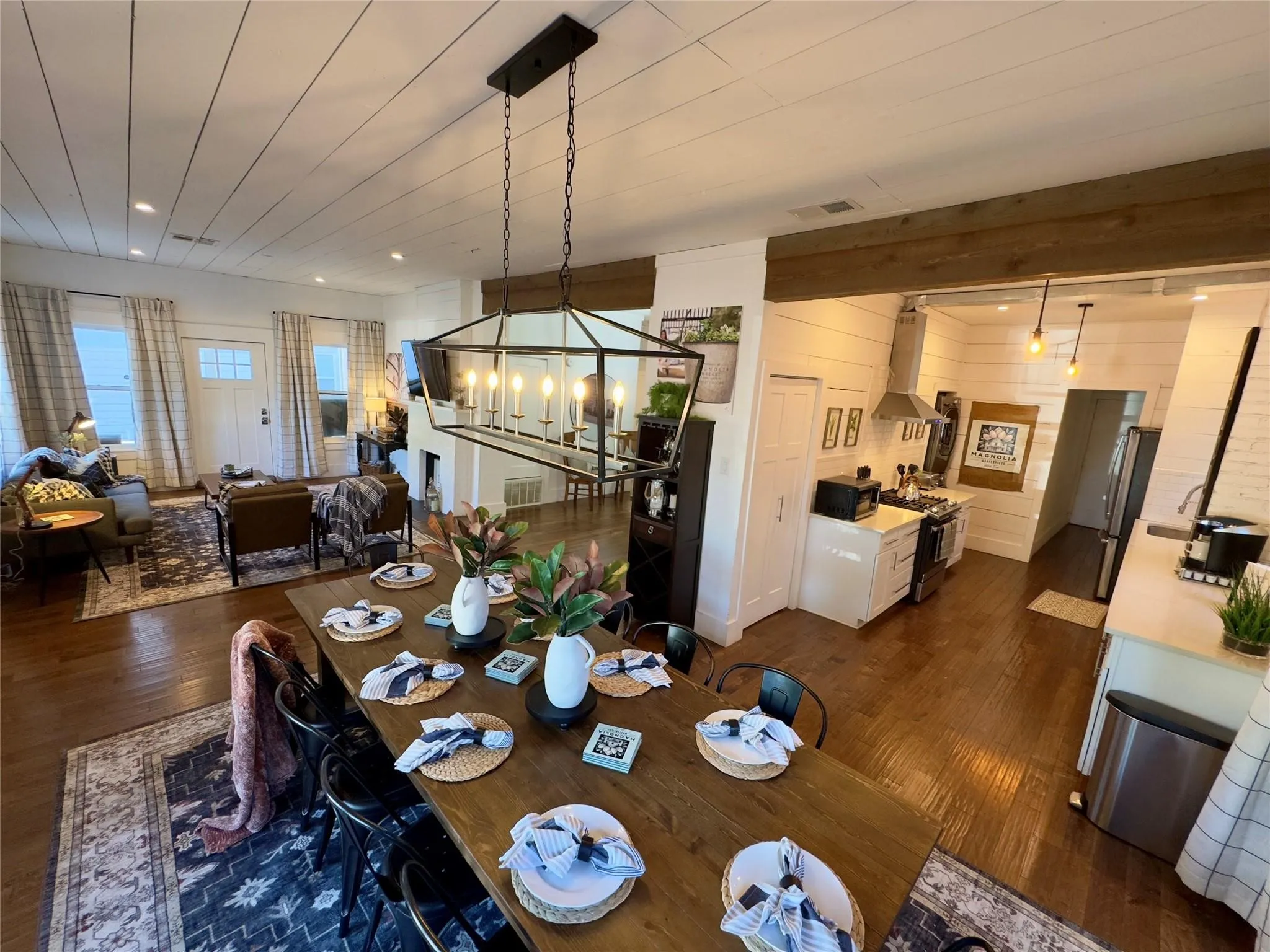 Single Family Residence For Sale in Mc Lennan County , 2018 Columbus Avenue, Waco, Texas 76701, 5 Bedroom, 2 Bathroom, 2 Garage spaces, 1,962 Sqft, built in 1920, mls#21223102, Real Estate Agent in Waco, Homes For Sale in Mc Lennan county, Homes For Sale in Waco, Realtor in Waco Texas, Real Estate Brokerage Independent Realty Texas, Luminita Cordes Realtor