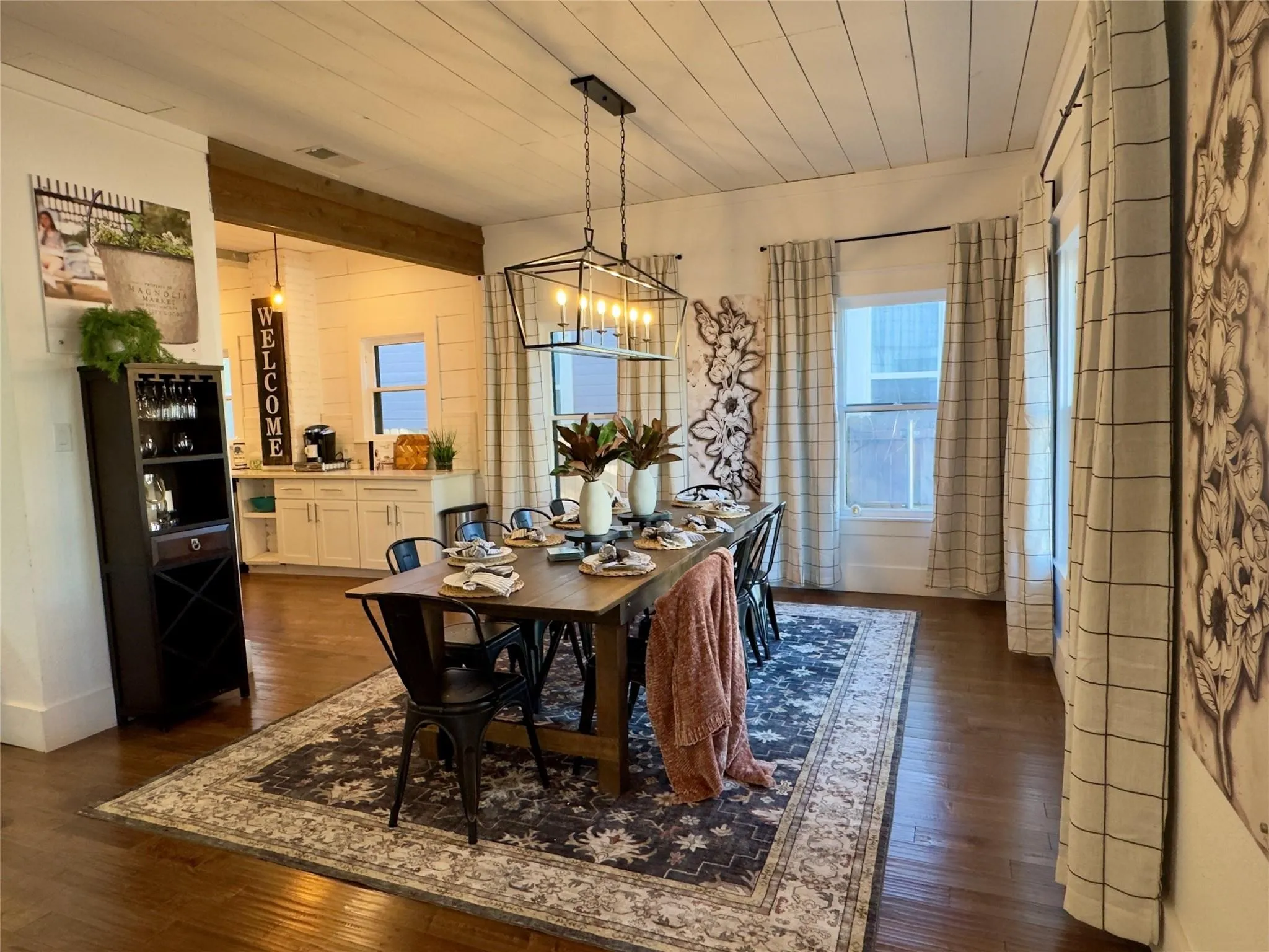 Single Family Residence For Sale in Mc Lennan County , 2018 Columbus Avenue, Waco, Texas 76701, 5 Bedroom, 2 Bathroom, 2 Garage spaces, 1,962 Sqft, built in 1920, mls#21223102, Real Estate Agent in Waco, Homes For Sale in Mc Lennan county, Homes For Sale in Waco, Realtor in Waco Texas, Real Estate Brokerage Independent Realty Texas, Luminita Cordes Realtor