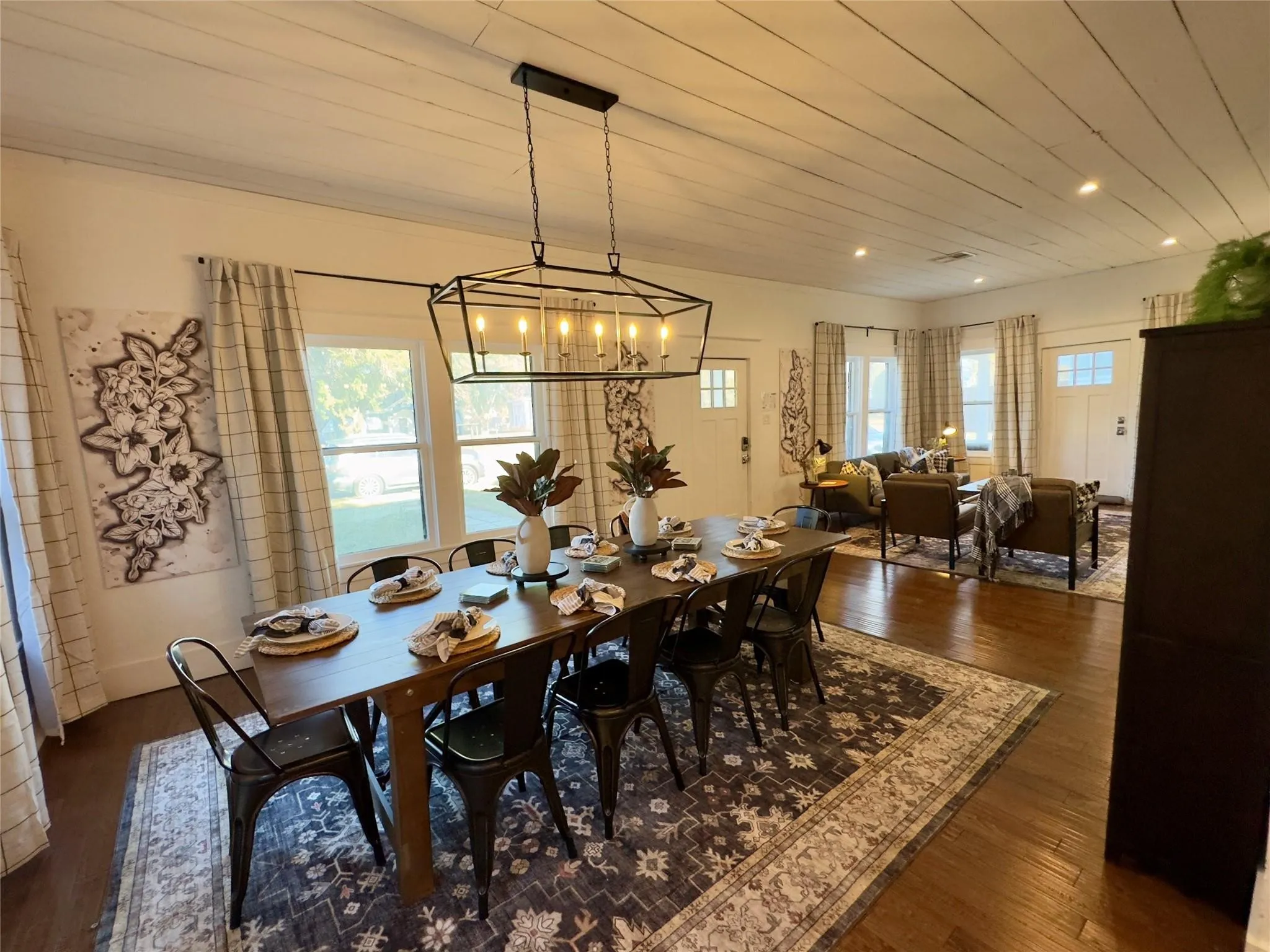 Single Family Residence For Sale in Mc Lennan County , 2018 Columbus Avenue, Waco, Texas 76701, 5 Bedroom, 2 Bathroom, 2 Garage spaces, 1,962 Sqft, built in 1920, mls#21223102, Real Estate Agent in Waco, Homes For Sale in Mc Lennan county, Homes For Sale in Waco, Realtor in Waco Texas, Real Estate Brokerage Independent Realty Texas, Luminita Cordes Realtor