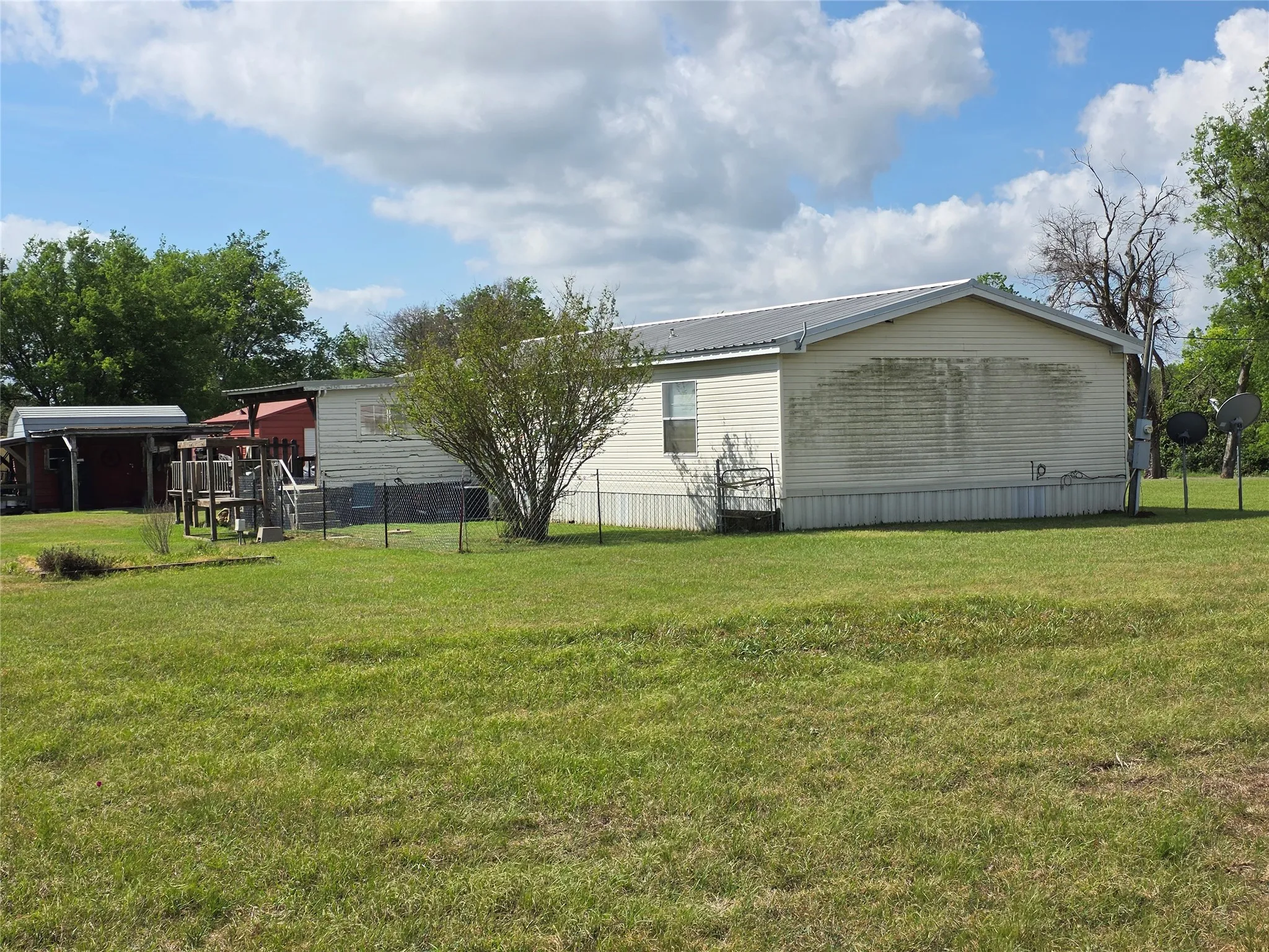 View of side of home