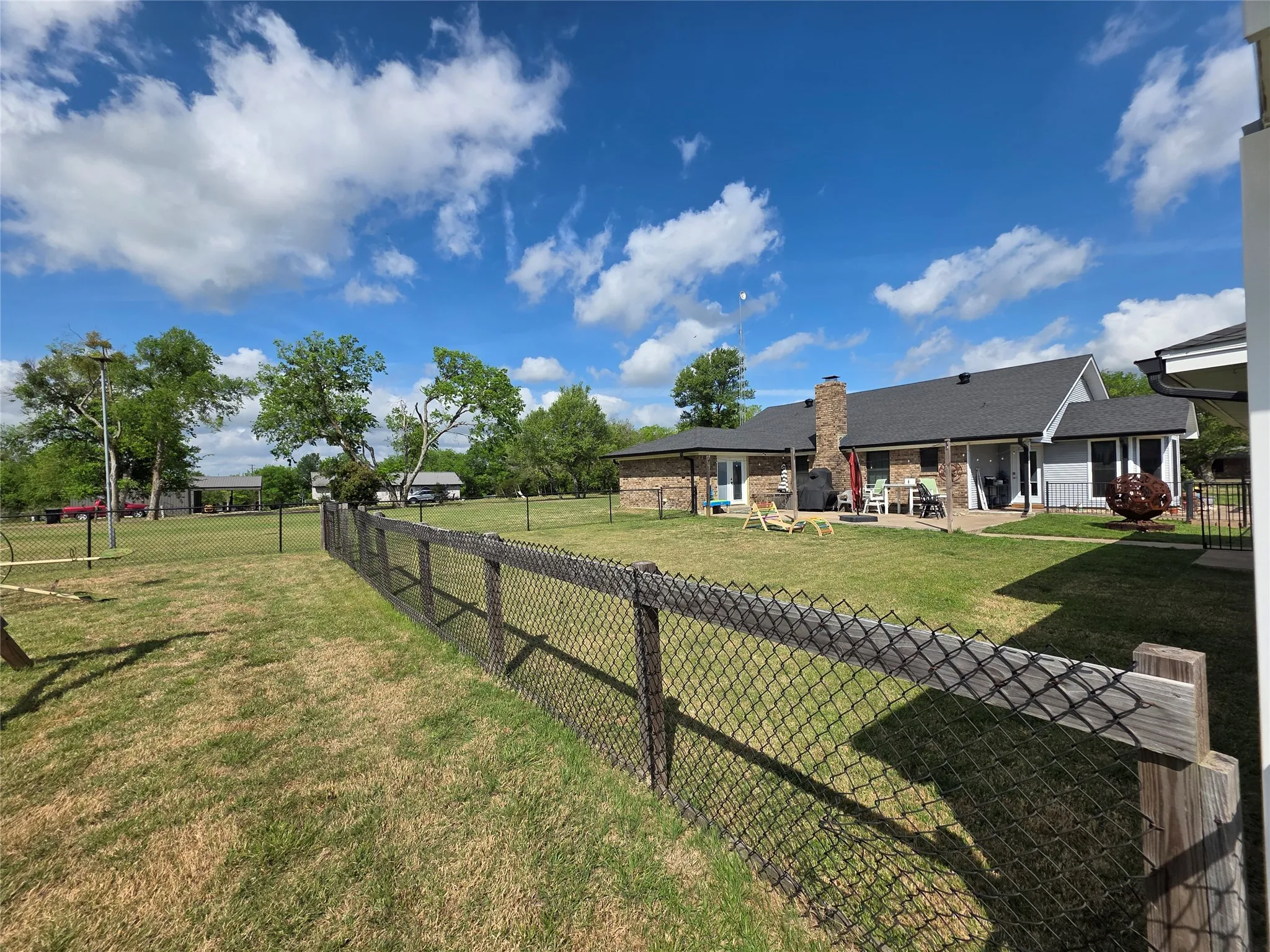 Single Family Residence For Sale in Limestone County , 114 Lcr 465, Mexia, Texas 76667, 6 Bedroom, 4 Bathroom, 4 Garage spaces, 3,367 Sqft, built in 1984, mls#21224843, Real Estate Agent in Mexia, Homes For Sale in Limestone county, Homes For Sale in Mexia, Realtor in Mexia Texas, Real Estate Brokerage Independent Realty Texas, Luminita Cordes Realtor