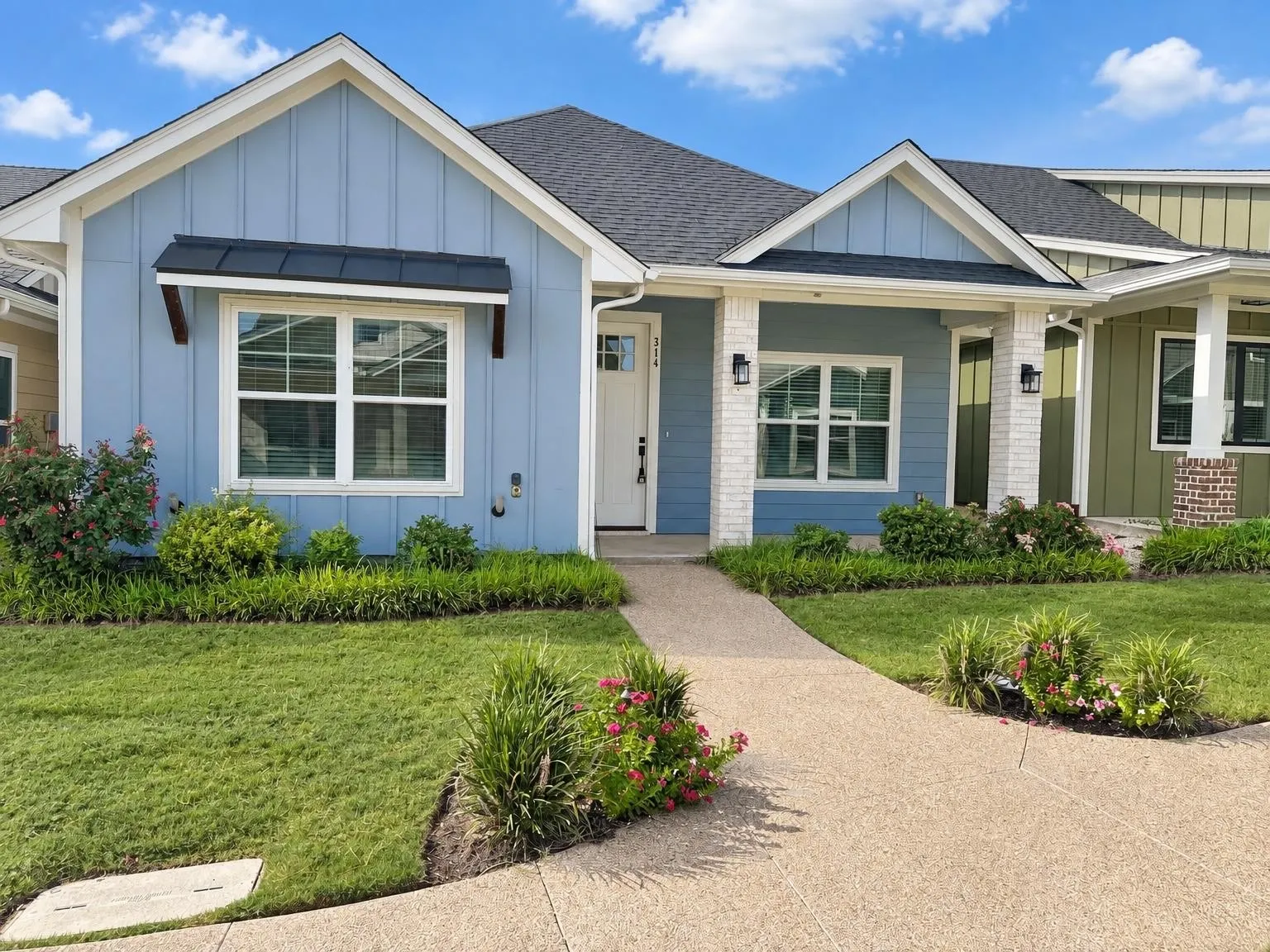 Single Family Residence For Sale in Ellis County , 314 Woodside Trail, Waxahachie, Texas 75165, 2 Bedroom, 2 Bathroom, 1 Garage spaces, 1,267 Sqft, built in 2023, New Construction - Complete, mls#21225680, Real Estate Agent in Waxahachie, Homes For Sale in Ellis county, Homes For Sale in Waxahachie, Realtor in Waxahachie Texas, Real Estate Brokerage Independent Realty Texas, Luminita Cordes Realtor