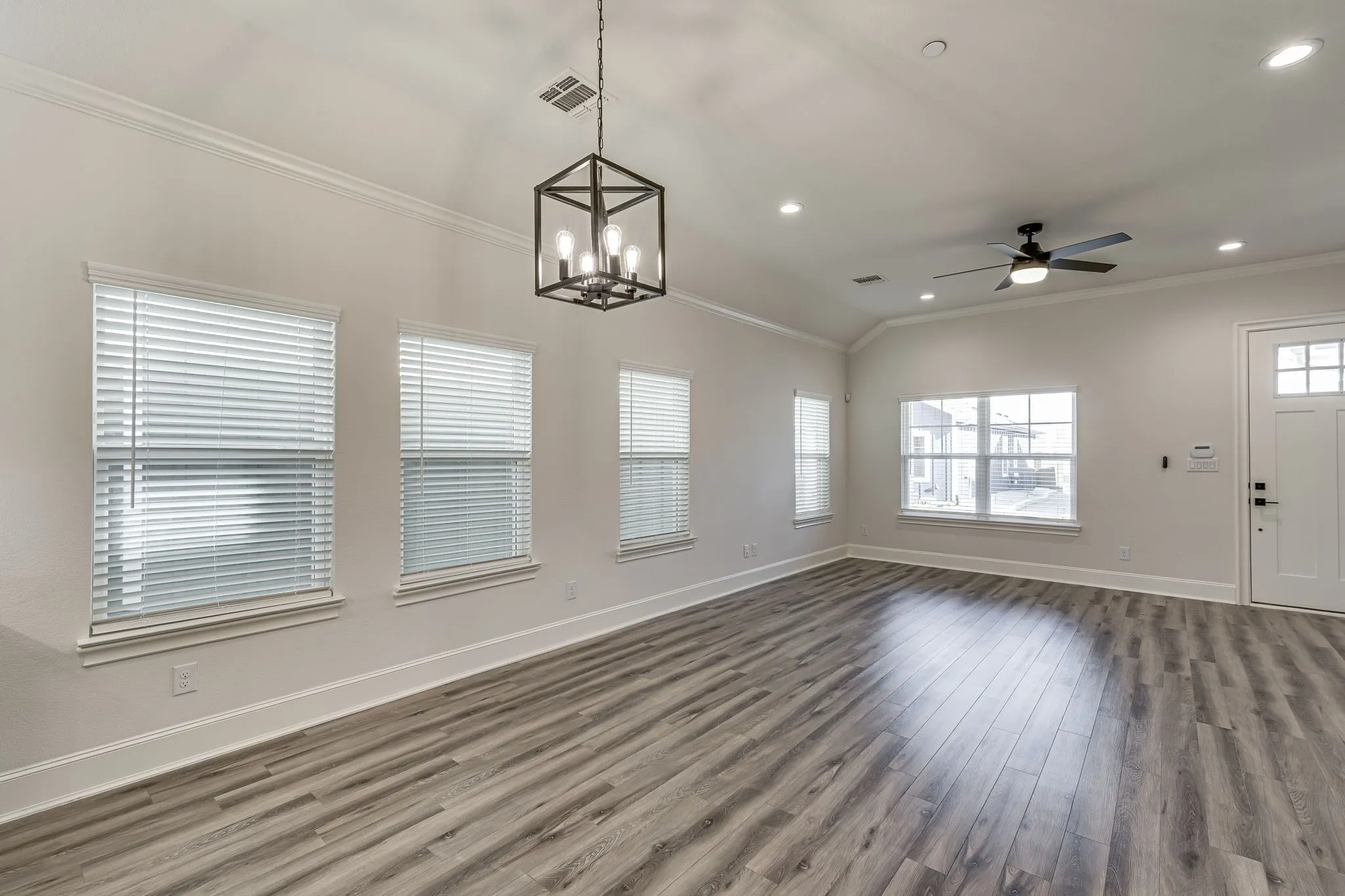 Single Family Residence For Sale in Ellis County , 314 Woodside Trail, Waxahachie, Texas 75165, 2 Bedroom, 2 Bathroom, 1 Garage spaces, 1,267 Sqft, built in 2023, New Construction - Complete, mls#21225680, Real Estate Agent in Waxahachie, Homes For Sale in Ellis county, Homes For Sale in Waxahachie, Realtor in Waxahachie Texas, Real Estate Brokerage Independent Realty Texas, Luminita Cordes Realtor