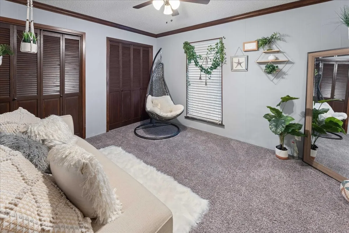 Single Family Residence For Sale in Upshur County , 2002 W Lake Drive, Gladewater, Texas 75647, 4 Bedrooms, 4 Bathrooms, 3 Garage spaces, 3,534 Sqft, built in 1978, Price $669,000, mls#21225873, Real Estate Agent in Gladewater, Homes For Sale in Upshur county, Homes For Sale in Gladewater, Realtor in Gladewater Texas, Real Estate Brokerage Independent Realty Texas, Luminita Cordes Realtor