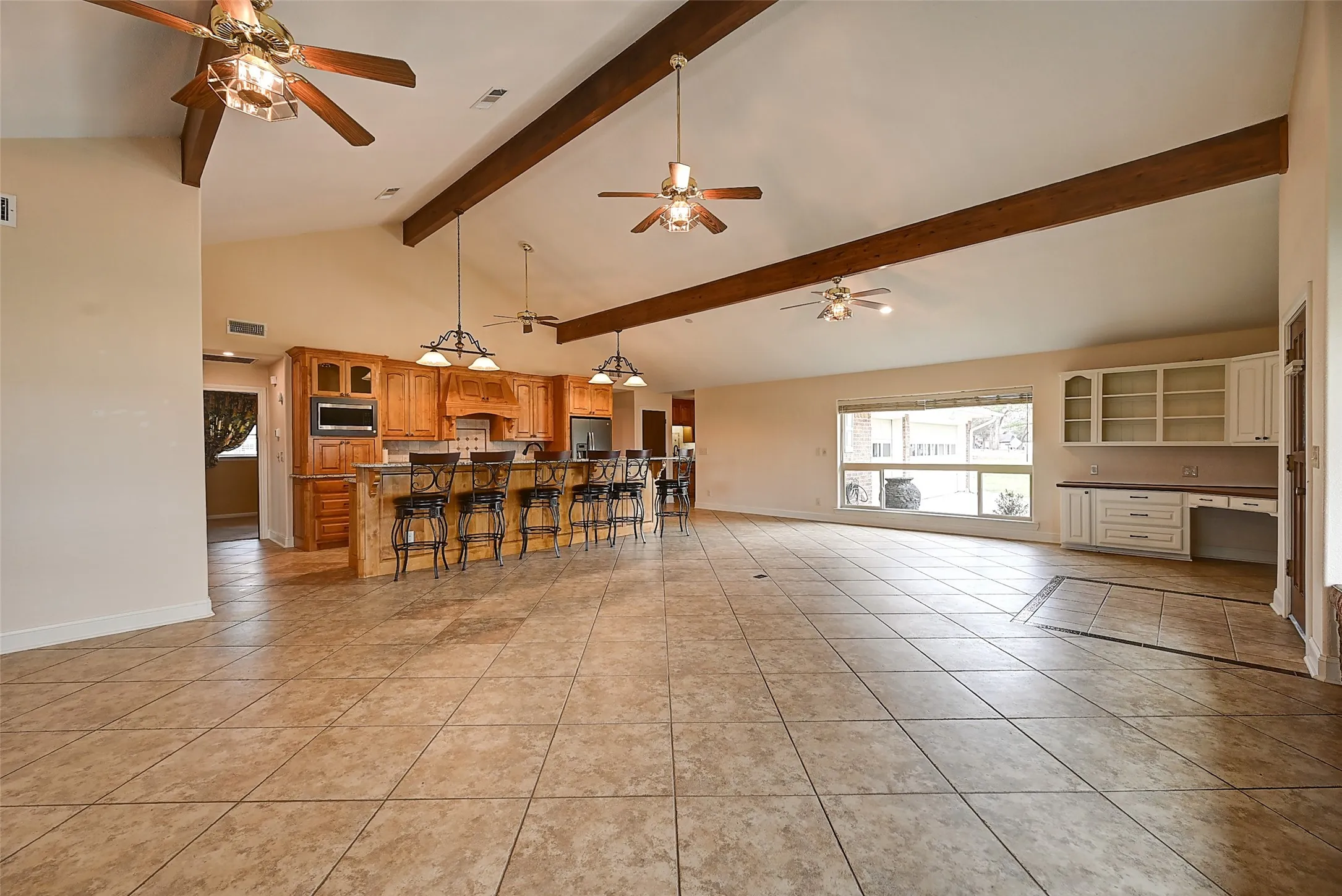 Single Family Residence For Sale in Cooke County , 742 Kiowa Drive W, Gainesville, Texas 76240, 3 Bedrooms, 2 Bathrooms, 2 Garage spaces, 2,197 Sqft, built in 1983, Preowned, Price $495,000, mls#21198705, Real Estate Agent in Gainesville, Homes For Sale in Cooke county, Homes For Sale in Gainesville, Realtor in Gainesville Texas, Real Estate Brokerage Independent Realty Texas, Luminita Cordes Realtor