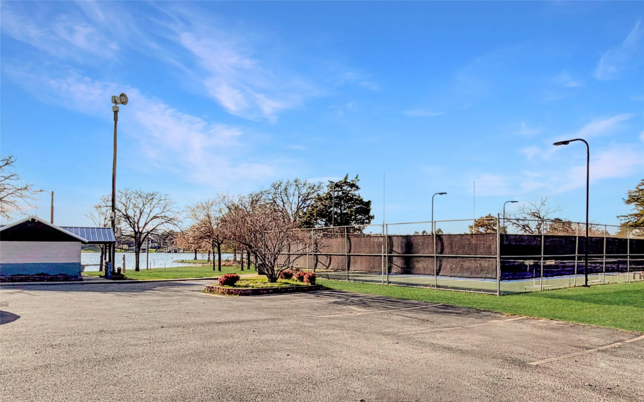 Single Family Residence For Sale in Cooke County , 742 Kiowa Drive W, Gainesville, Texas 76240, 3 Bedrooms, 2 Bathrooms, 2 Garage spaces, 2,197 Sqft, built in 1983, Preowned, Price $495,000, mls#21198705, Real Estate Agent in Gainesville, Homes For Sale in Cooke county, Homes For Sale in Gainesville, Realtor in Gainesville Texas, Real Estate Brokerage Independent Realty Texas, Luminita Cordes Realtor