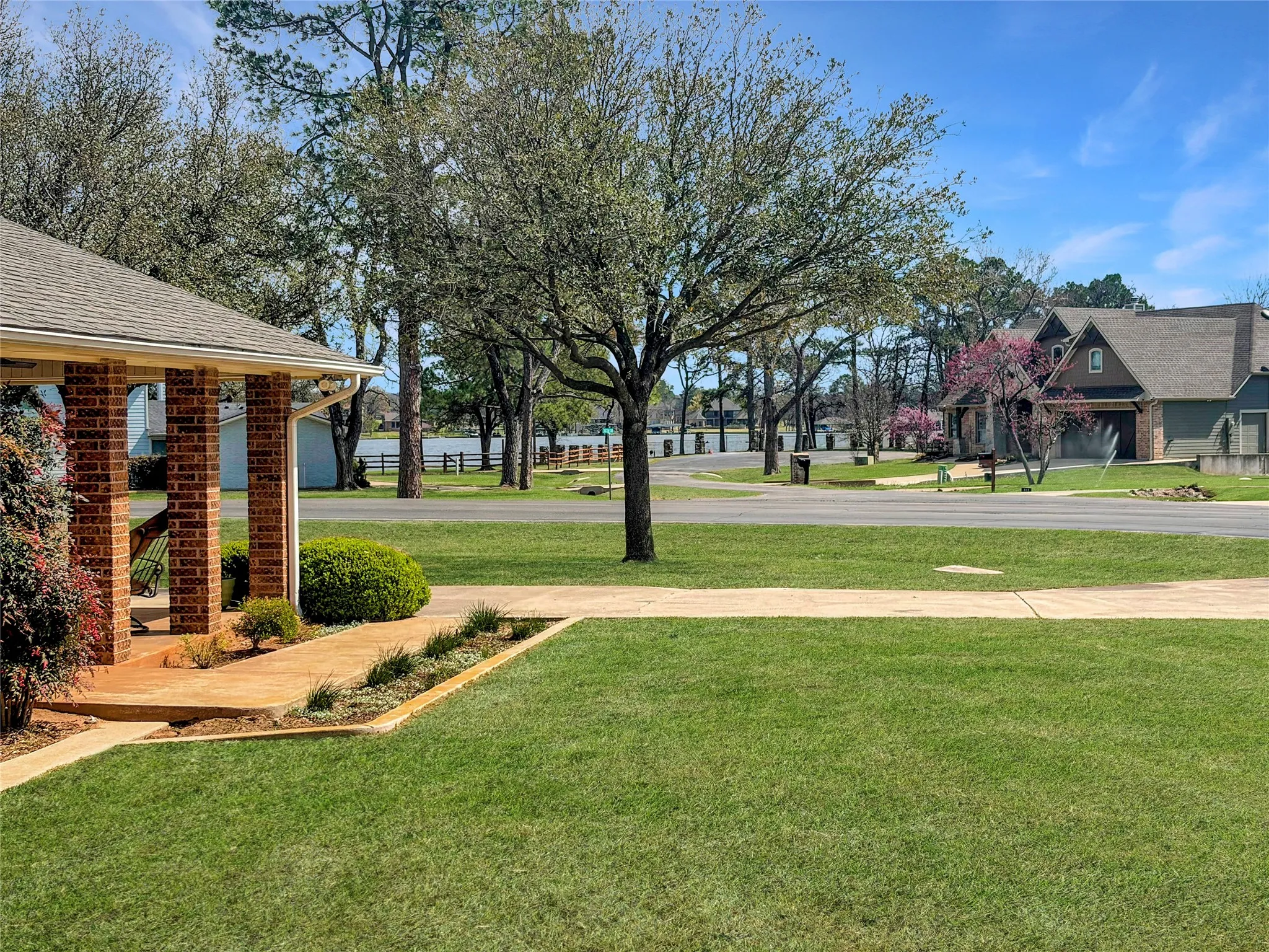 Single Family Residence For Sale in Cooke County , 742 Kiowa Drive W, Gainesville, Texas 76240, 3 Bedrooms, 2 Bathrooms, 2 Garage spaces, 2,197 Sqft, built in 1983, Preowned, Price $495,000, mls#21198705, Real Estate Agent in Gainesville, Homes For Sale in Cooke county, Homes For Sale in Gainesville, Realtor in Gainesville Texas, Real Estate Brokerage Independent Realty Texas, Luminita Cordes Realtor
