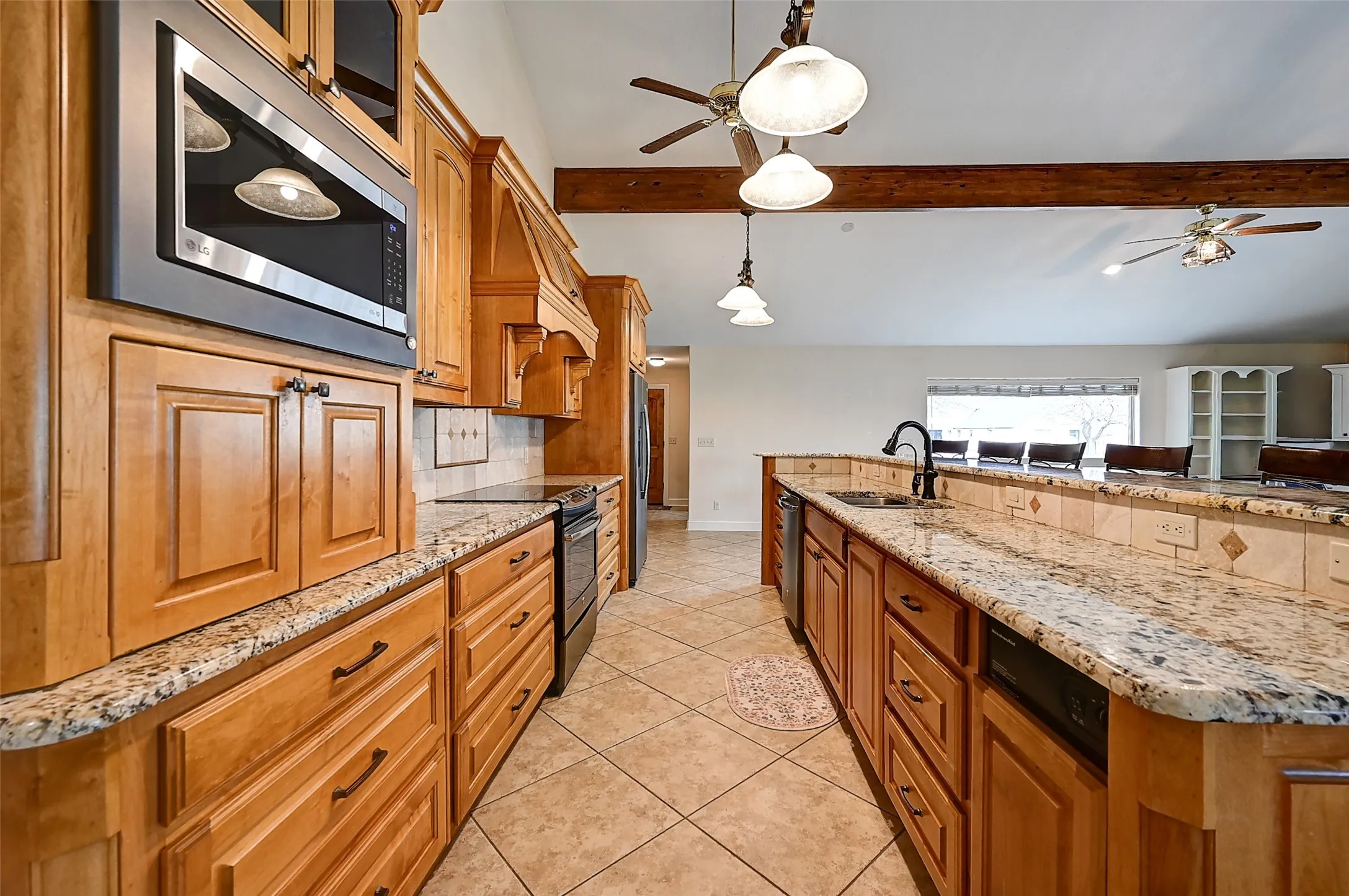 Single Family Residence For Sale in Cooke County , 742 Kiowa Drive W, Gainesville, Texas 76240, 3 Bedrooms, 2 Bathrooms, 2 Garage spaces, 2,197 Sqft, built in 1983, Preowned, Price $495,000, mls#21198705, Real Estate Agent in Gainesville, Homes For Sale in Cooke county, Homes For Sale in Gainesville, Realtor in Gainesville Texas, Real Estate Brokerage Independent Realty Texas, Luminita Cordes Realtor
