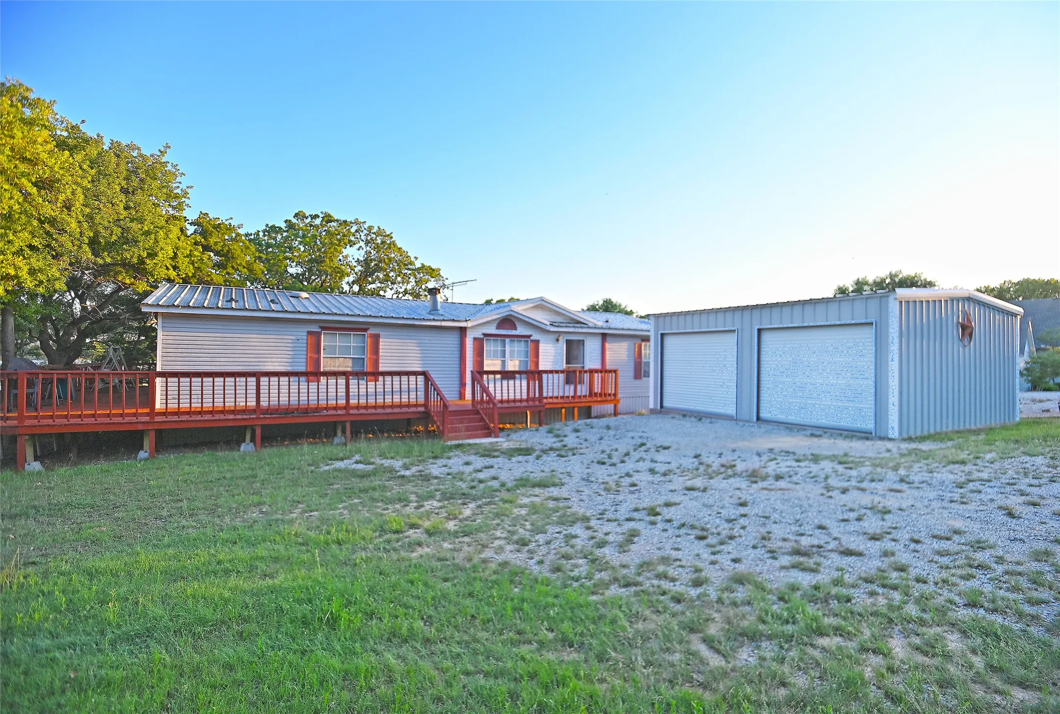 Mobile Home For Sale in Eastland County , 212 County Road 594, Eastland, Texas 76448, 4 Bedroom, 2 Bathroom, 2 Garage spaces, 1,492 Sqft, built in 2000, mls#21224734, Real Estate Agent in Eastland, Homes For Sale in Eastland county, Homes For Sale in Eastland, Realtor in Eastland Texas, Real Estate Brokerage Independent Realty Texas, Luminita Cordes Realtor