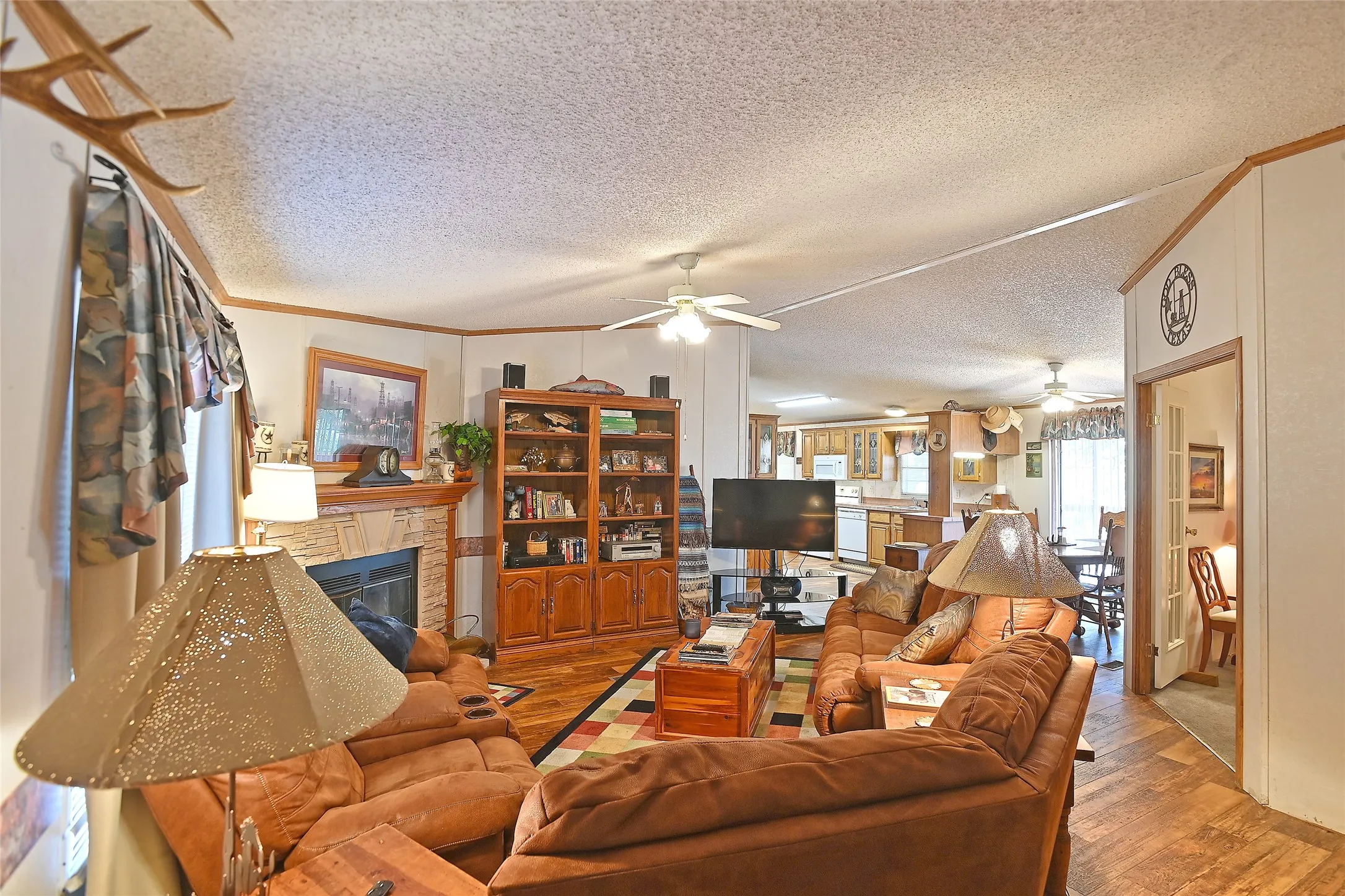 Mobile Home For Sale in Eastland County , 212 County Road 594, Eastland, Texas 76448, 4 Bedroom, 2 Bathroom, 2 Garage spaces, 1,492 Sqft, built in 2000, mls#21224734, Real Estate Agent in Eastland, Homes For Sale in Eastland county, Homes For Sale in Eastland, Realtor in Eastland Texas, Real Estate Brokerage Independent Realty Texas, Luminita Cordes Realtor