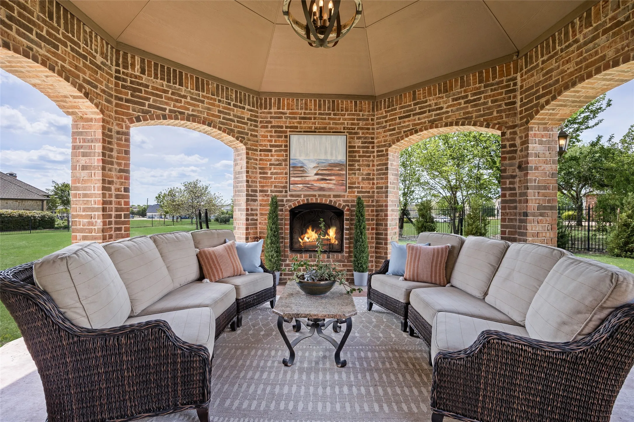 Single Family Residence For Sale in Rockwall County , 125 Manor Drive, Heath, Texas 75032, 4 Bedroom, 5 Bathroom, 4 Garage spaces, 4,737 Sqft, built in 2006, Preowned, mls#21225096, Real Estate Agent in Heath, Homes For Sale in Rockwall county, Homes For Sale in Heath, Realtor in Heath Texas, Real Estate Brokerage Independent Realty Texas, Luminita Cordes Realtor