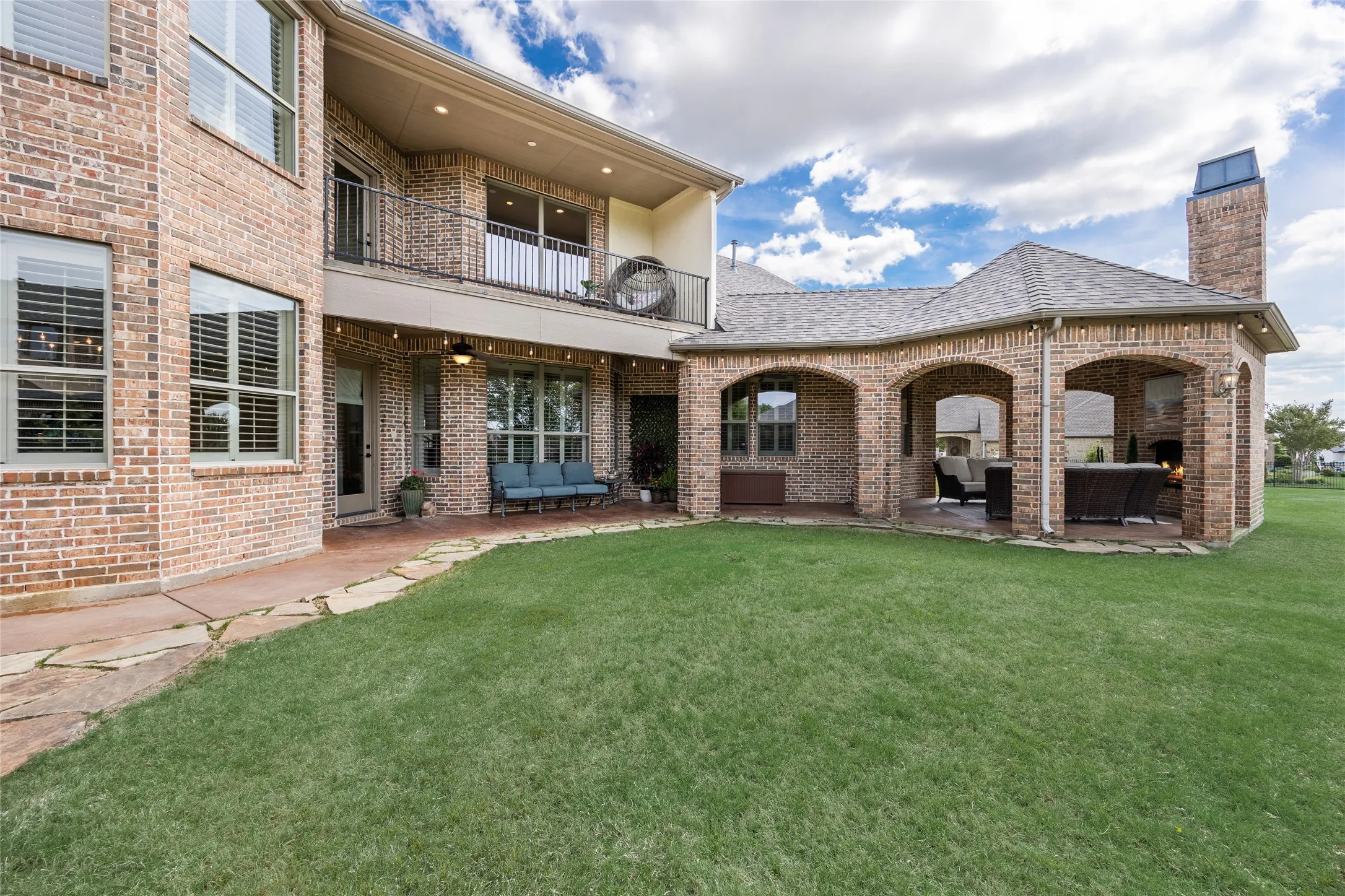 Single Family Residence For Sale in Rockwall County , 125 Manor Drive, Heath, Texas 75032, 4 Bedroom, 5 Bathroom, 4 Garage spaces, 4,737 Sqft, built in 2006, Preowned, mls#21225096, Real Estate Agent in Heath, Homes For Sale in Rockwall county, Homes For Sale in Heath, Realtor in Heath Texas, Real Estate Brokerage Independent Realty Texas, Luminita Cordes Realtor