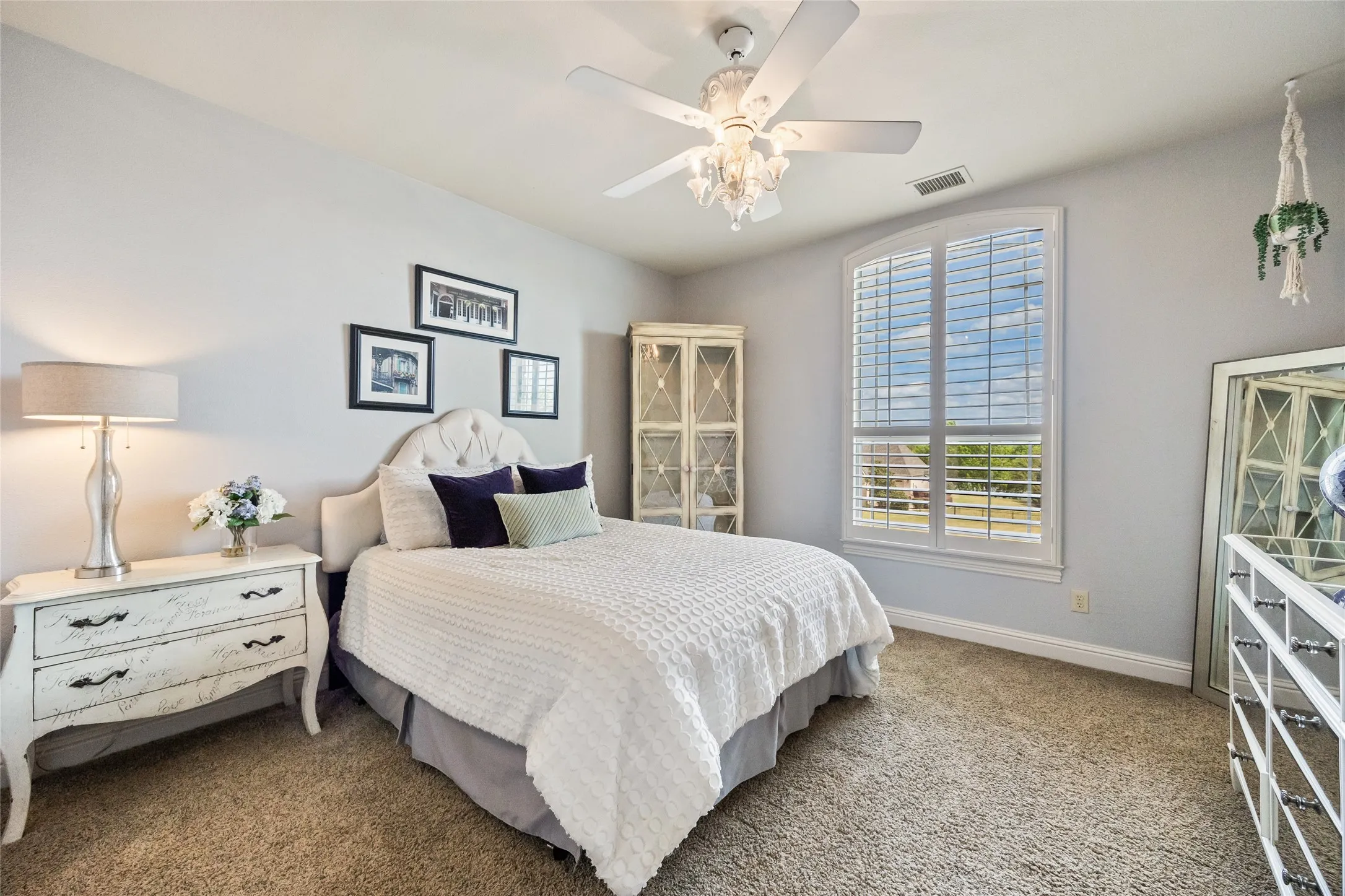 Single Family Residence For Sale in Rockwall County , 125 Manor Drive, Heath, Texas 75032, 4 Bedroom, 5 Bathroom, 4 Garage spaces, 4,737 Sqft, built in 2006, Preowned, mls#21225096, Real Estate Agent in Heath, Homes For Sale in Rockwall county, Homes For Sale in Heath, Realtor in Heath Texas, Real Estate Brokerage Independent Realty Texas, Luminita Cordes Realtor