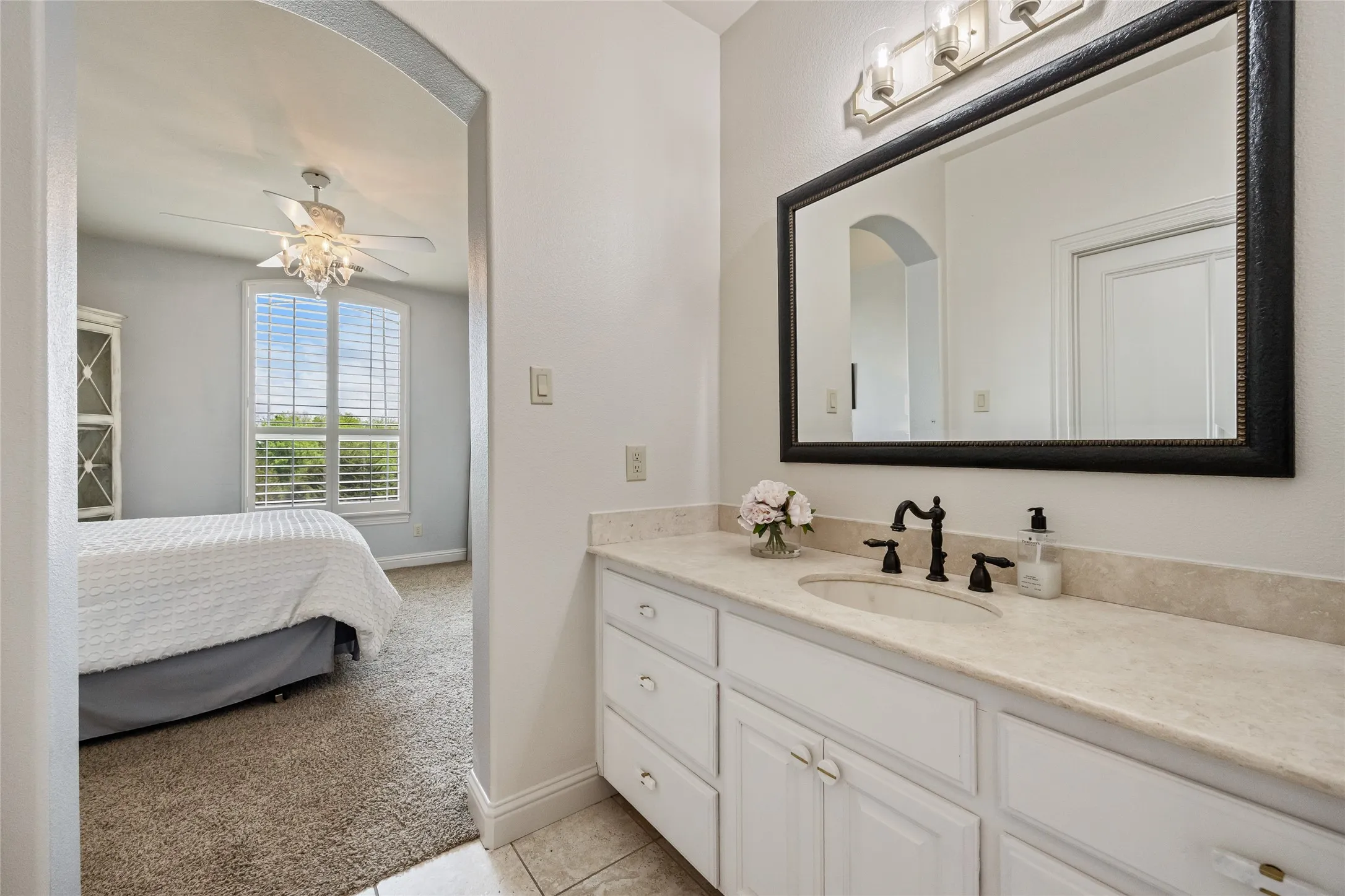 Single Family Residence For Sale in Rockwall County , 125 Manor Drive, Heath, Texas 75032, 4 Bedroom, 5 Bathroom, 4 Garage spaces, 4,737 Sqft, built in 2006, Preowned, mls#21225096, Real Estate Agent in Heath, Homes For Sale in Rockwall county, Homes For Sale in Heath, Realtor in Heath Texas, Real Estate Brokerage Independent Realty Texas, Luminita Cordes Realtor