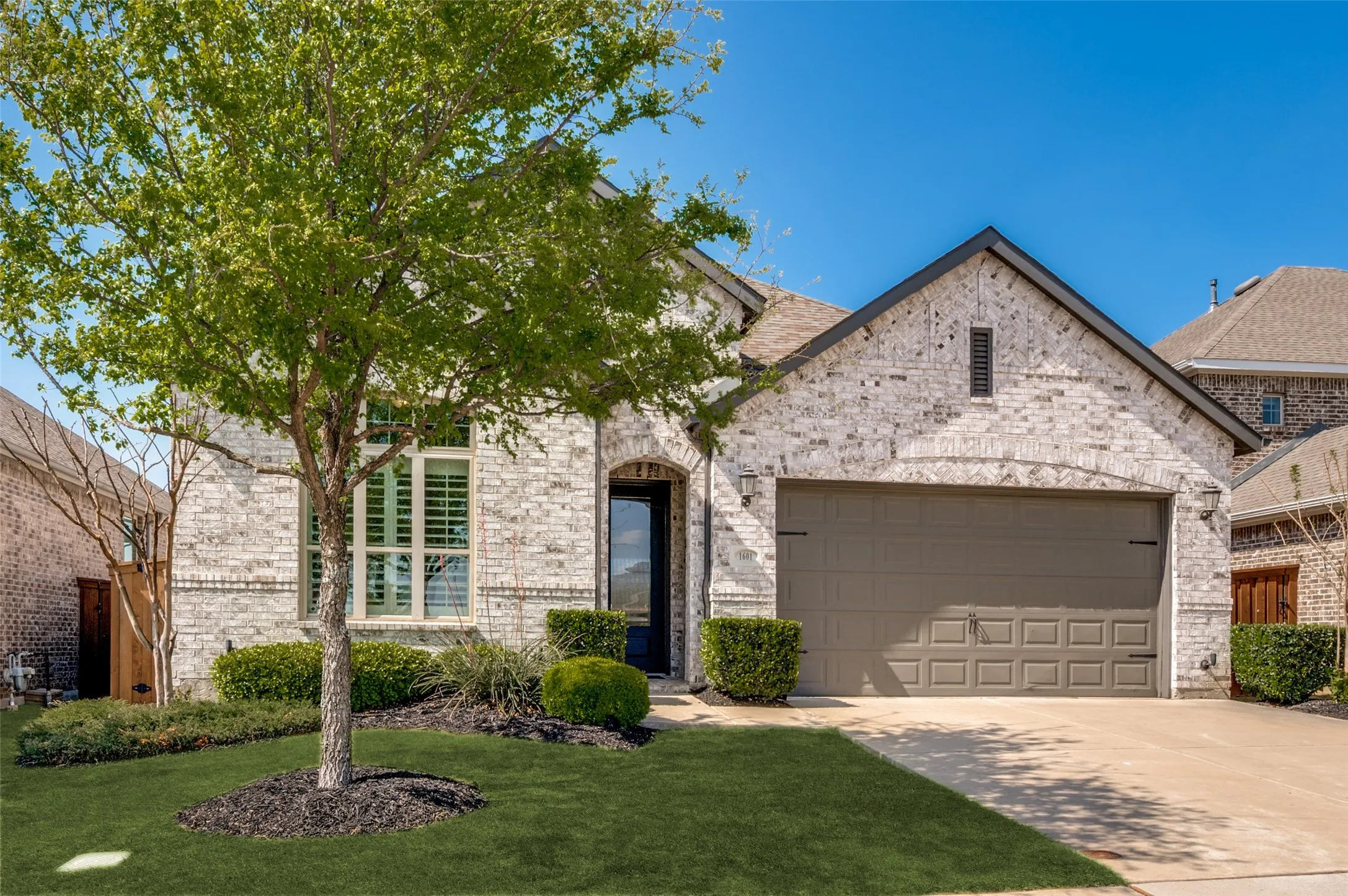 Single Family Residence For Sale in Denton County , 1601 Ranger Road, Aubrey, Texas 76227, 4 Bedroom, 3 Bathroom, 2 Garage spaces, 2,291 Sqft, built in 2019, Preowned, mls#21223705, Real Estate Agent in Aubrey, Homes For Sale in Denton county, Homes For Sale in Aubrey, Realtor in Aubrey Texas, Real Estate Brokerage Independent Realty Texas, Luminita Cordes Realtor
