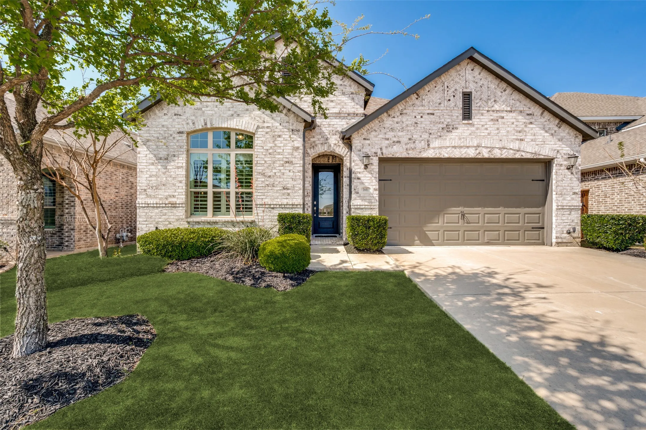 Single Family Residence For Sale in Denton County , 1601 Ranger Road, Aubrey, Texas 76227, 4 Bedroom, 3 Bathroom, 2 Garage spaces, 2,291 Sqft, built in 2019, Preowned, mls#21223705, Real Estate Agent in Aubrey, Homes For Sale in Denton county, Homes For Sale in Aubrey, Realtor in Aubrey Texas, Real Estate Brokerage Independent Realty Texas, Luminita Cordes Realtor