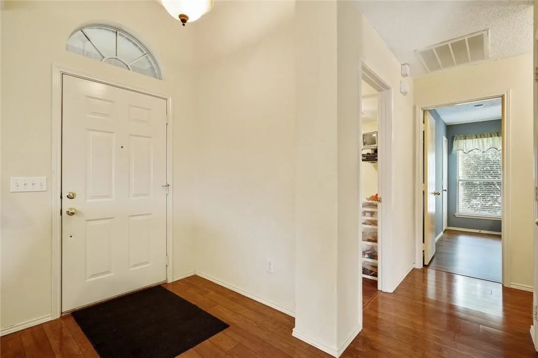 Single Family Residence For Rent in Collin County , 1309 Aspen Lane, Wylie, Texas 75098, 3 Bedrooms, 2 Bathrooms, 2 Garage spaces, 1,617 Sqft, built in 1998, Price $2,200, mls#21226116, Real Estate Agent in Wylie, Homes For Rent in Collin county, Homes For Rent in Wylie, Realtor in Wylie Texas, Real Estate Brokerage Independent Realty Texas, Luminita Cordes Realtor