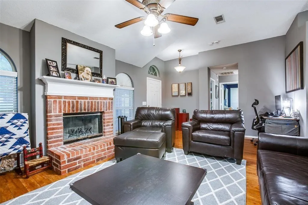 Single Family Residence For Rent in Collin County , 1309 Aspen Lane, Wylie, Texas 75098, 3 Bedrooms, 2 Bathrooms, 2 Garage spaces, 1,617 Sqft, built in 1998, Price $2,200, mls#21226116, Real Estate Agent in Wylie, Homes For Rent in Collin county, Homes For Rent in Wylie, Realtor in Wylie Texas, Real Estate Brokerage Independent Realty Texas, Luminita Cordes Realtor