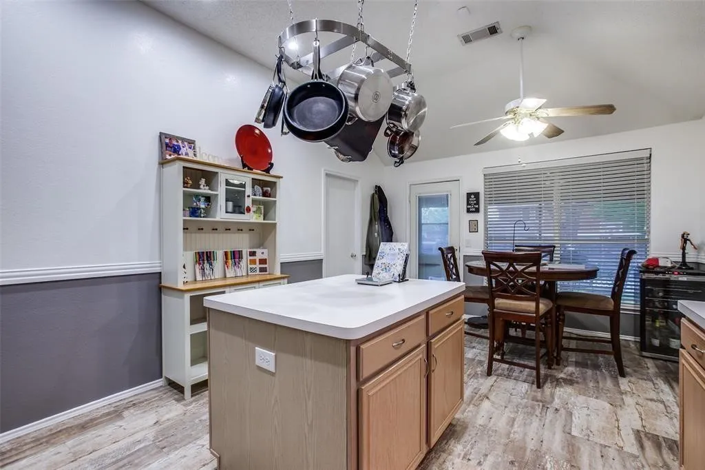 Single Family Residence For Rent in Collin County , 1309 Aspen Lane, Wylie, Texas 75098, 3 Bedrooms, 2 Bathrooms, 2 Garage spaces, 1,617 Sqft, built in 1998, Price $2,200, mls#21226116, Real Estate Agent in Wylie, Homes For Rent in Collin county, Homes For Rent in Wylie, Realtor in Wylie Texas, Real Estate Brokerage Independent Realty Texas, Luminita Cordes Realtor
