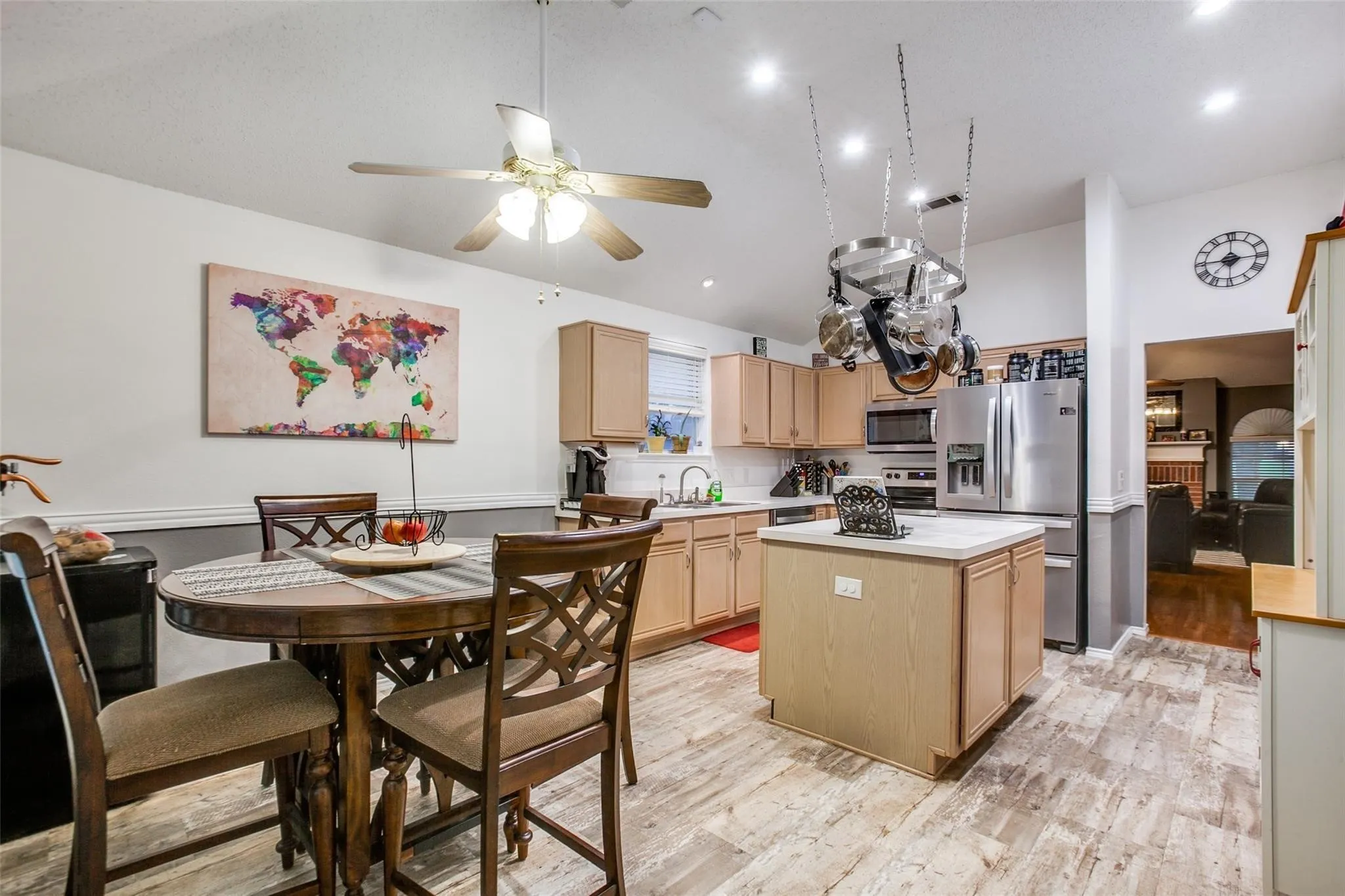 Single Family Residence For Rent in Collin County , 1309 Aspen Lane, Wylie, Texas 75098, 3 Bedrooms, 2 Bathrooms, 2 Garage spaces, 1,617 Sqft, built in 1998, Price $2,200, mls#21226116, Real Estate Agent in Wylie, Homes For Rent in Collin county, Homes For Rent in Wylie, Realtor in Wylie Texas, Real Estate Brokerage Independent Realty Texas, Luminita Cordes Realtor