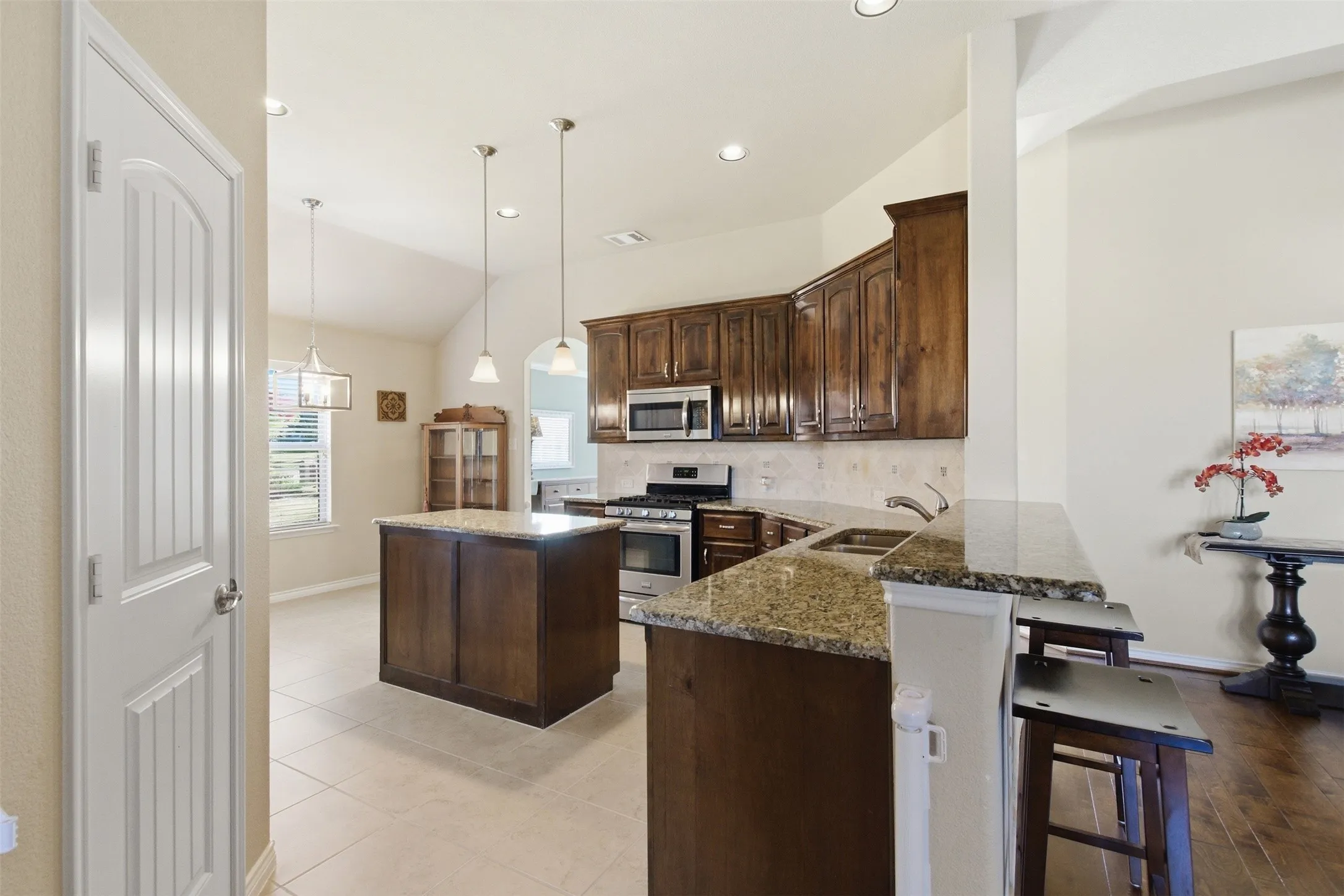 Single Family Residence For Sale in Rockwall County , 1540 Great Lakes Court, Rockwall, Texas 75087, 4 Bedroom, 3 Bathroom, 2 Garage spaces, 2,329 Sqft, built in 2014, Preowned, mls#21203103, Real Estate Agent in Rockwall, Homes For Sale in Rockwall county, Homes For Sale in Rockwall, Realtor in Rockwall Texas, Real Estate Brokerage Independent Realty Texas, Luminita Cordes Realtor