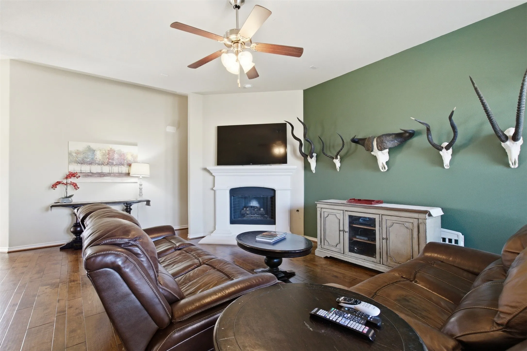 Single Family Residence For Sale in Rockwall County , 1540 Great Lakes Court, Rockwall, Texas 75087, 4 Bedroom, 3 Bathroom, 2 Garage spaces, 2,329 Sqft, built in 2014, Preowned, mls#21203103, Real Estate Agent in Rockwall, Homes For Sale in Rockwall county, Homes For Sale in Rockwall, Realtor in Rockwall Texas, Real Estate Brokerage Independent Realty Texas, Luminita Cordes Realtor