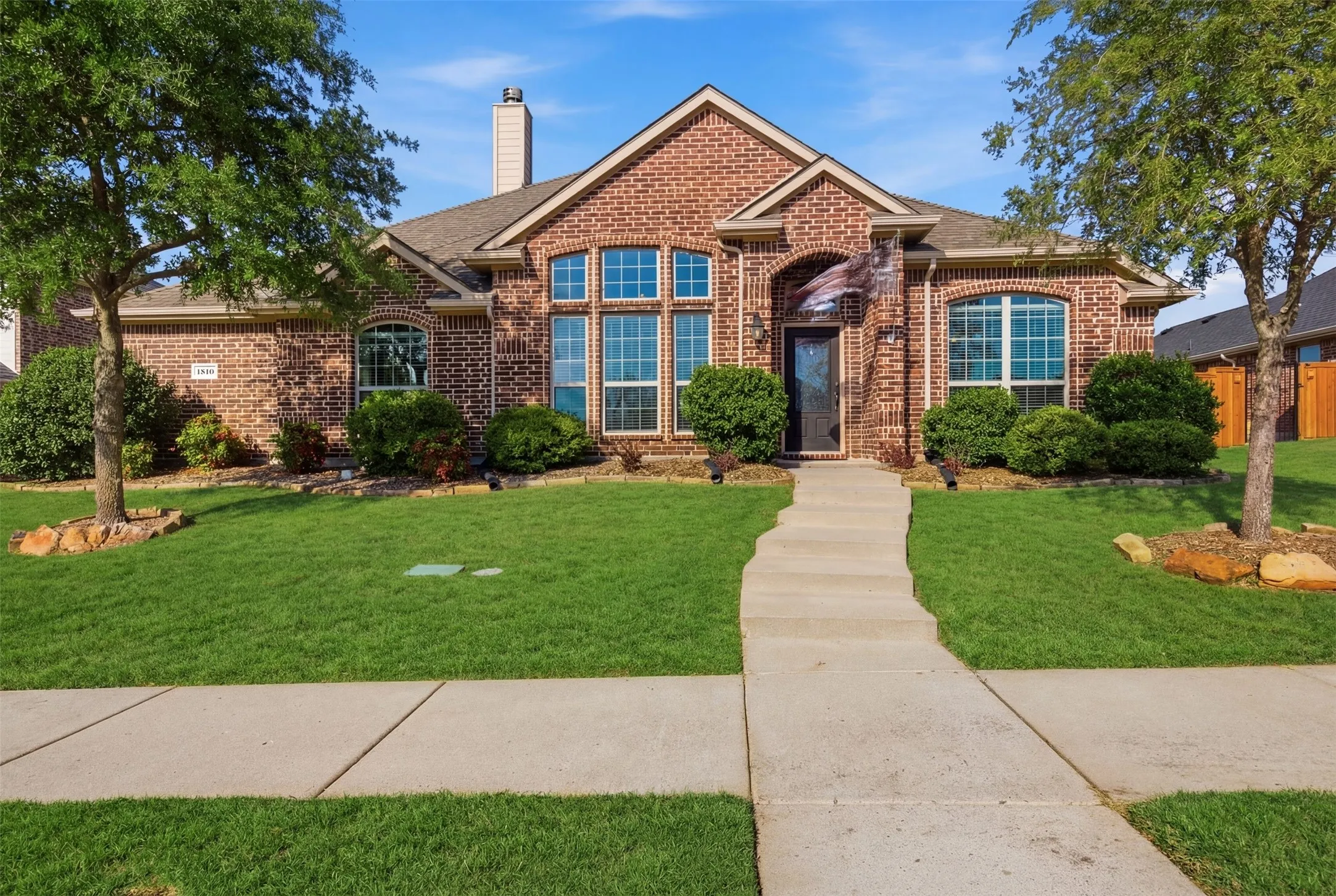 Single Family Residence For Sale in Rockwall County , 1540 Great Lakes Court, Rockwall, Texas 75087, 4 Bedroom, 3 Bathroom, 2 Garage spaces, 2,329 Sqft, built in 2014, Preowned, mls#21203103, Real Estate Agent in Rockwall, Homes For Sale in Rockwall county, Homes For Sale in Rockwall, Realtor in Rockwall Texas, Real Estate Brokerage Independent Realty Texas, Luminita Cordes Realtor