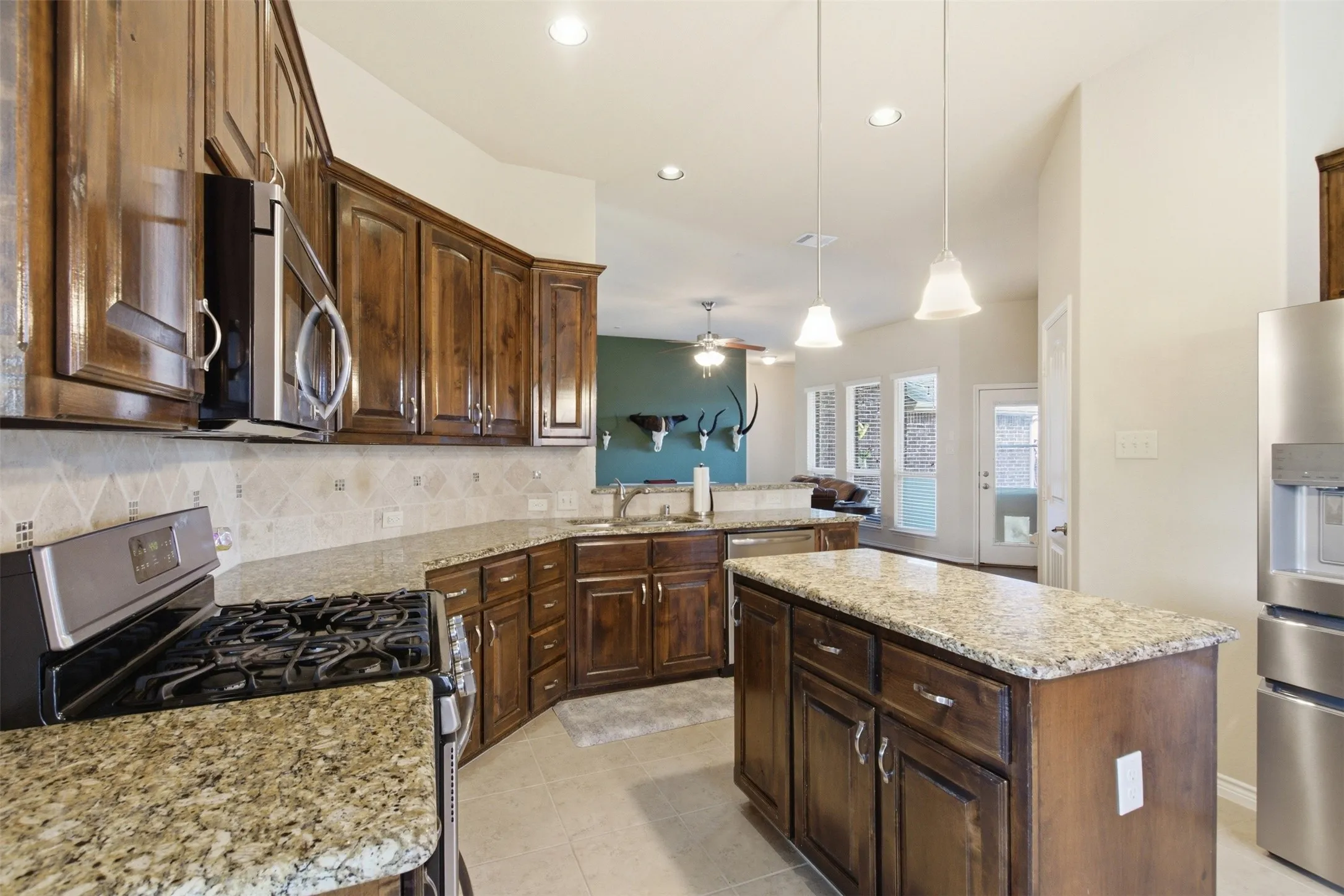 Single Family Residence For Sale in Rockwall County , 1540 Great Lakes Court, Rockwall, Texas 75087, 4 Bedroom, 3 Bathroom, 2 Garage spaces, 2,329 Sqft, built in 2014, Preowned, mls#21203103, Real Estate Agent in Rockwall, Homes For Sale in Rockwall county, Homes For Sale in Rockwall, Realtor in Rockwall Texas, Real Estate Brokerage Independent Realty Texas, Luminita Cordes Realtor