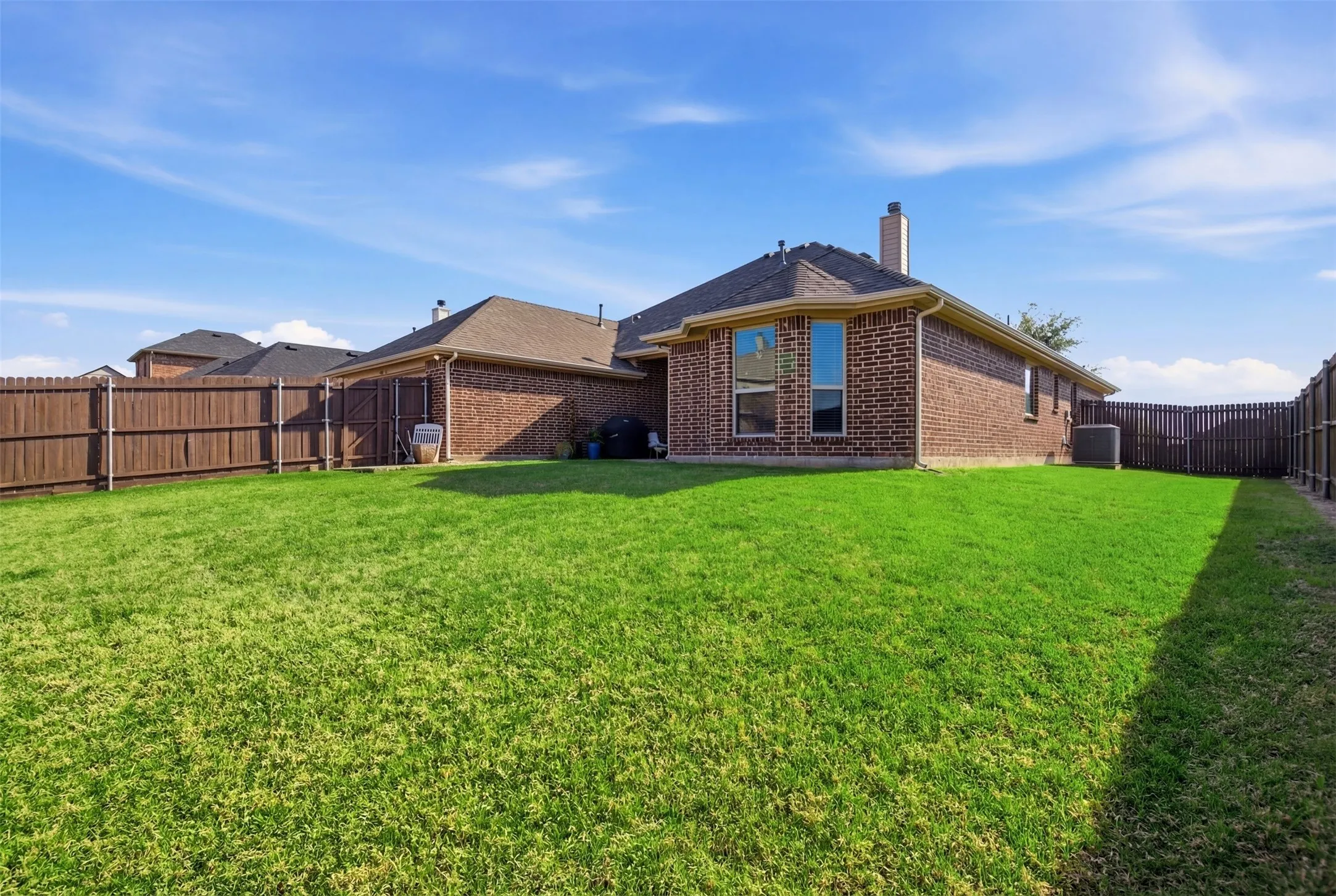 Single Family Residence For Sale in Rockwall County , 1540 Great Lakes Court, Rockwall, Texas 75087, 4 Bedroom, 3 Bathroom, 2 Garage spaces, 2,329 Sqft, built in 2014, Preowned, mls#21203103, Real Estate Agent in Rockwall, Homes For Sale in Rockwall county, Homes For Sale in Rockwall, Realtor in Rockwall Texas, Real Estate Brokerage Independent Realty Texas, Luminita Cordes Realtor