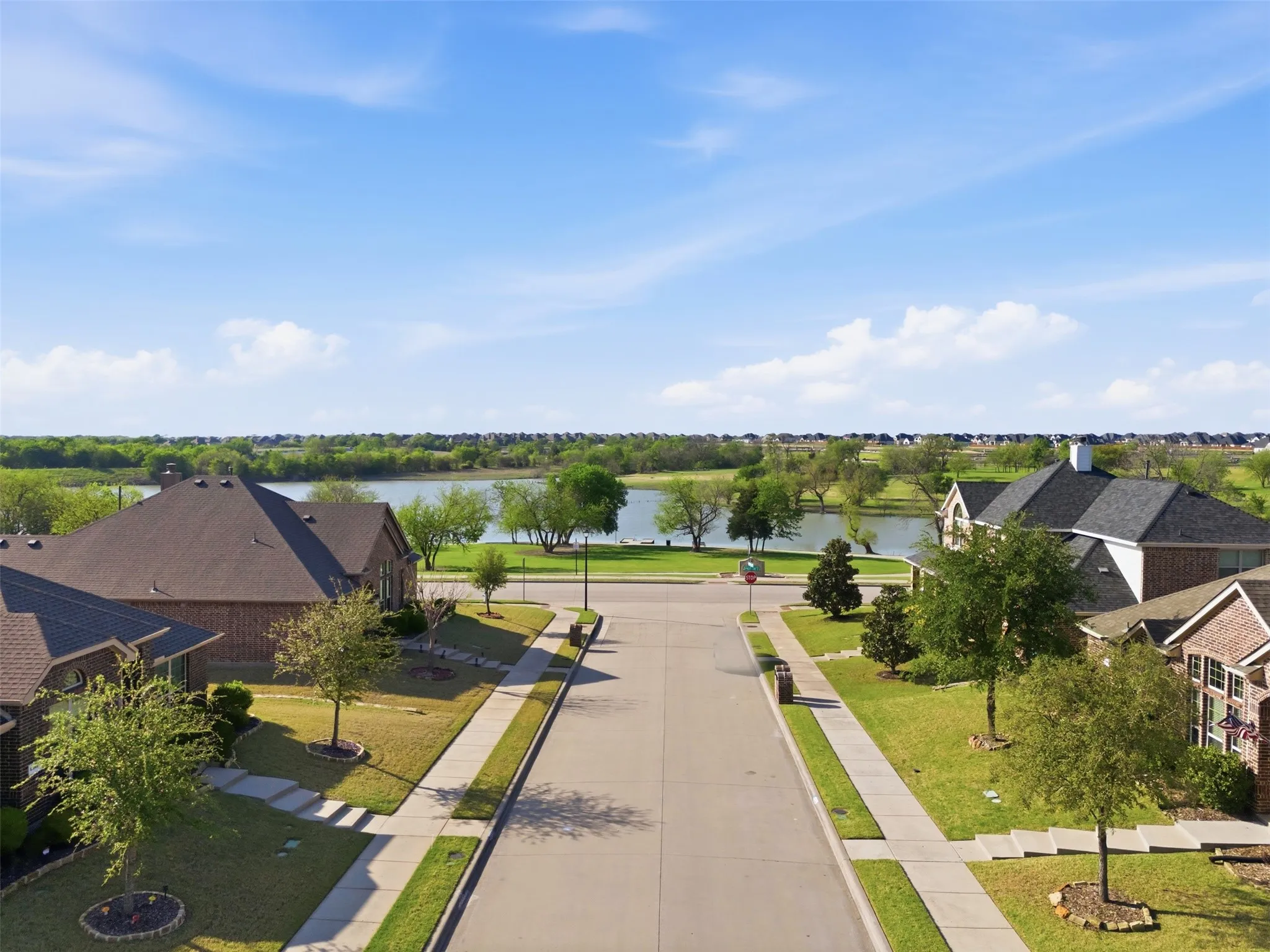 Single Family Residence For Sale in Rockwall County , 1540 Great Lakes Court, Rockwall, Texas 75087, 4 Bedroom, 3 Bathroom, 2 Garage spaces, 2,329 Sqft, built in 2014, Preowned, mls#21203103, Real Estate Agent in Rockwall, Homes For Sale in Rockwall county, Homes For Sale in Rockwall, Realtor in Rockwall Texas, Real Estate Brokerage Independent Realty Texas, Luminita Cordes Realtor