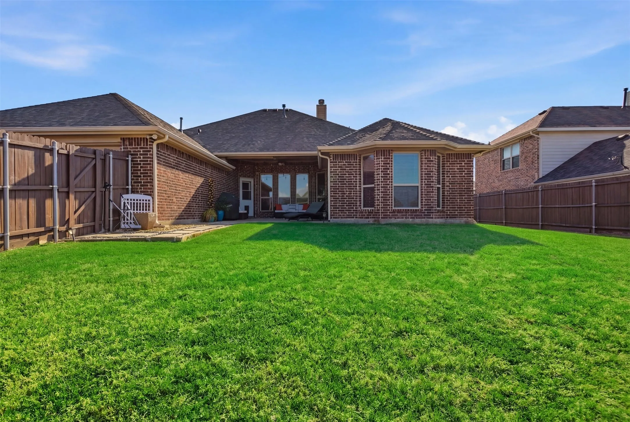 Single Family Residence For Sale in Rockwall County , 1540 Great Lakes Court, Rockwall, Texas 75087, 4 Bedroom, 3 Bathroom, 2 Garage spaces, 2,329 Sqft, built in 2014, Preowned, mls#21203103, Real Estate Agent in Rockwall, Homes For Sale in Rockwall county, Homes For Sale in Rockwall, Realtor in Rockwall Texas, Real Estate Brokerage Independent Realty Texas, Luminita Cordes Realtor