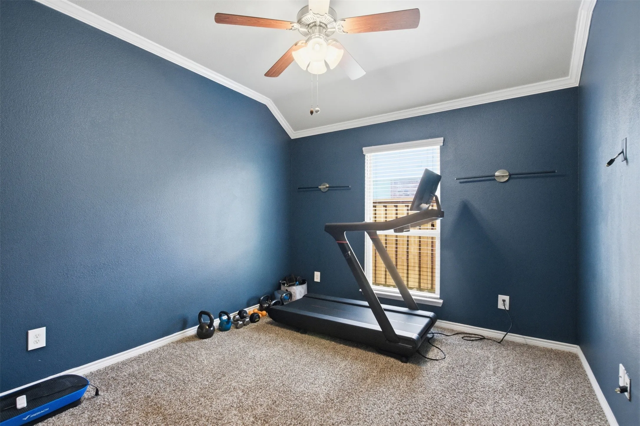 Single Family Residence For Sale in Rockwall County , 1540 Great Lakes Court, Rockwall, Texas 75087, 4 Bedroom, 3 Bathroom, 2 Garage spaces, 2,329 Sqft, built in 2014, Preowned, mls#21203103, Real Estate Agent in Rockwall, Homes For Sale in Rockwall county, Homes For Sale in Rockwall, Realtor in Rockwall Texas, Real Estate Brokerage Independent Realty Texas, Luminita Cordes Realtor