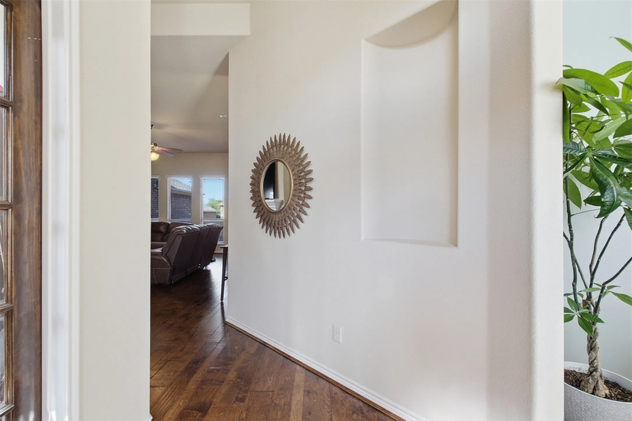 Single Family Residence For Sale in Rockwall County , 1540 Great Lakes Court, Rockwall, Texas 75087, 4 Bedroom, 3 Bathroom, 2 Garage spaces, 2,329 Sqft, built in 2014, Preowned, mls#21203103, Real Estate Agent in Rockwall, Homes For Sale in Rockwall county, Homes For Sale in Rockwall, Realtor in Rockwall Texas, Real Estate Brokerage Independent Realty Texas, Luminita Cordes Realtor