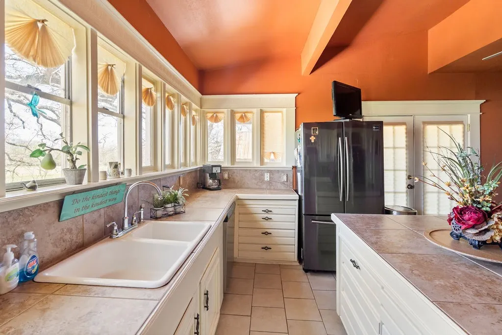 Single Family Residence For Sale in Hopkins County , 12886 Texas Highway 19 N, Sulphur Springs, Texas 75482, 2 Bedroom, 2 Bathroom, Garage spaces, 1,628 Sqft, built in 1950, mls#21224978, Real Estate Agent in Sulphur Springs, Homes For Sale in Hopkins county, Homes For Sale in Sulphur Springs, Realtor in Sulphur Springs Texas, Real Estate Brokerage Independent Realty Texas, Luminita Cordes Realtor
