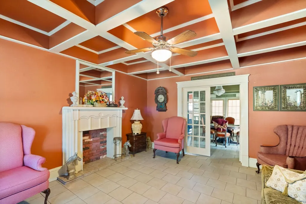 Single Family Residence For Sale in Hopkins County , 12886 Texas Highway 19 N, Sulphur Springs, Texas 75482, 2 Bedroom, 2 Bathroom, Garage spaces, 1,628 Sqft, built in 1950, mls#21224978, Real Estate Agent in Sulphur Springs, Homes For Sale in Hopkins county, Homes For Sale in Sulphur Springs, Realtor in Sulphur Springs Texas, Real Estate Brokerage Independent Realty Texas, Luminita Cordes Realtor