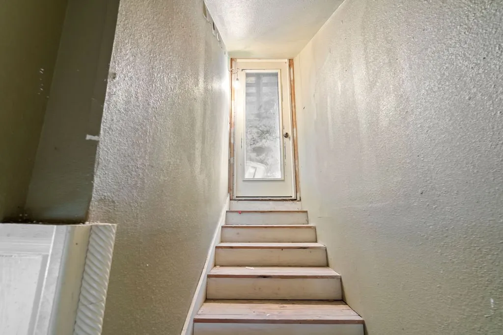 Single Family Residence For Sale in Hopkins County , 12886 Texas Highway 19 N, Sulphur Springs, Texas 75482, 2 Bedroom, 2 Bathroom, Garage spaces, 1,628 Sqft, built in 1950, mls#21224978, Real Estate Agent in Sulphur Springs, Homes For Sale in Hopkins county, Homes For Sale in Sulphur Springs, Realtor in Sulphur Springs Texas, Real Estate Brokerage Independent Realty Texas, Luminita Cordes Realtor