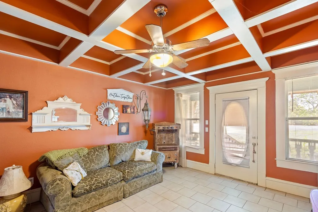 Single Family Residence For Sale in Hopkins County , 12886 Texas Highway 19 N, Sulphur Springs, Texas 75482, 2 Bedroom, 2 Bathroom, Garage spaces, 1,628 Sqft, built in 1950, mls#21224978, Real Estate Agent in Sulphur Springs, Homes For Sale in Hopkins county, Homes For Sale in Sulphur Springs, Realtor in Sulphur Springs Texas, Real Estate Brokerage Independent Realty Texas, Luminita Cordes Realtor