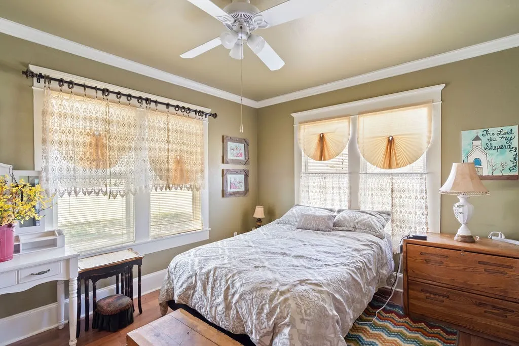 Single Family Residence For Sale in Hopkins County , 12886 Texas Highway 19 N, Sulphur Springs, Texas 75482, 2 Bedroom, 2 Bathroom, Garage spaces, 1,628 Sqft, built in 1950, mls#21224978, Real Estate Agent in Sulphur Springs, Homes For Sale in Hopkins county, Homes For Sale in Sulphur Springs, Realtor in Sulphur Springs Texas, Real Estate Brokerage Independent Realty Texas, Luminita Cordes Realtor