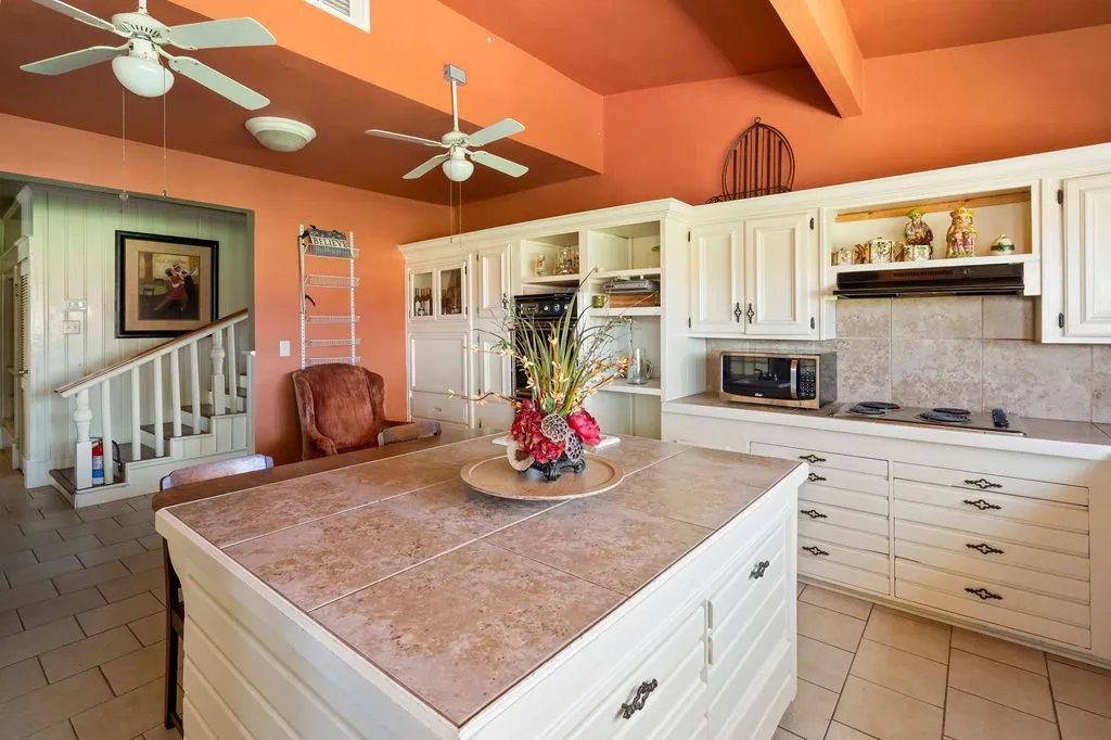 Single Family Residence For Sale in Hopkins County , 12886 Texas Highway 19 N, Sulphur Springs, Texas 75482, 2 Bedroom, 2 Bathroom, Garage spaces, 1,628 Sqft, built in 1950, mls#21224978, Real Estate Agent in Sulphur Springs, Homes For Sale in Hopkins county, Homes For Sale in Sulphur Springs, Realtor in Sulphur Springs Texas, Real Estate Brokerage Independent Realty Texas, Luminita Cordes Realtor