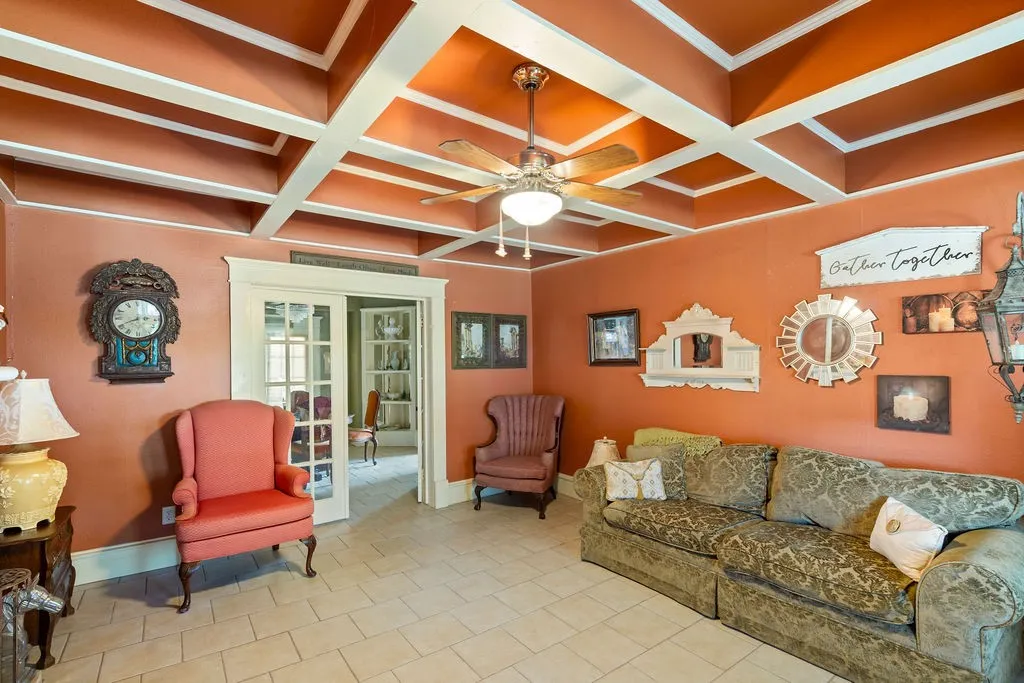 Single Family Residence For Sale in Hopkins County , 12886 Texas Highway 19 N, Sulphur Springs, Texas 75482, 2 Bedroom, 2 Bathroom, Garage spaces, 1,628 Sqft, built in 1950, mls#21224978, Real Estate Agent in Sulphur Springs, Homes For Sale in Hopkins county, Homes For Sale in Sulphur Springs, Realtor in Sulphur Springs Texas, Real Estate Brokerage Independent Realty Texas, Luminita Cordes Realtor