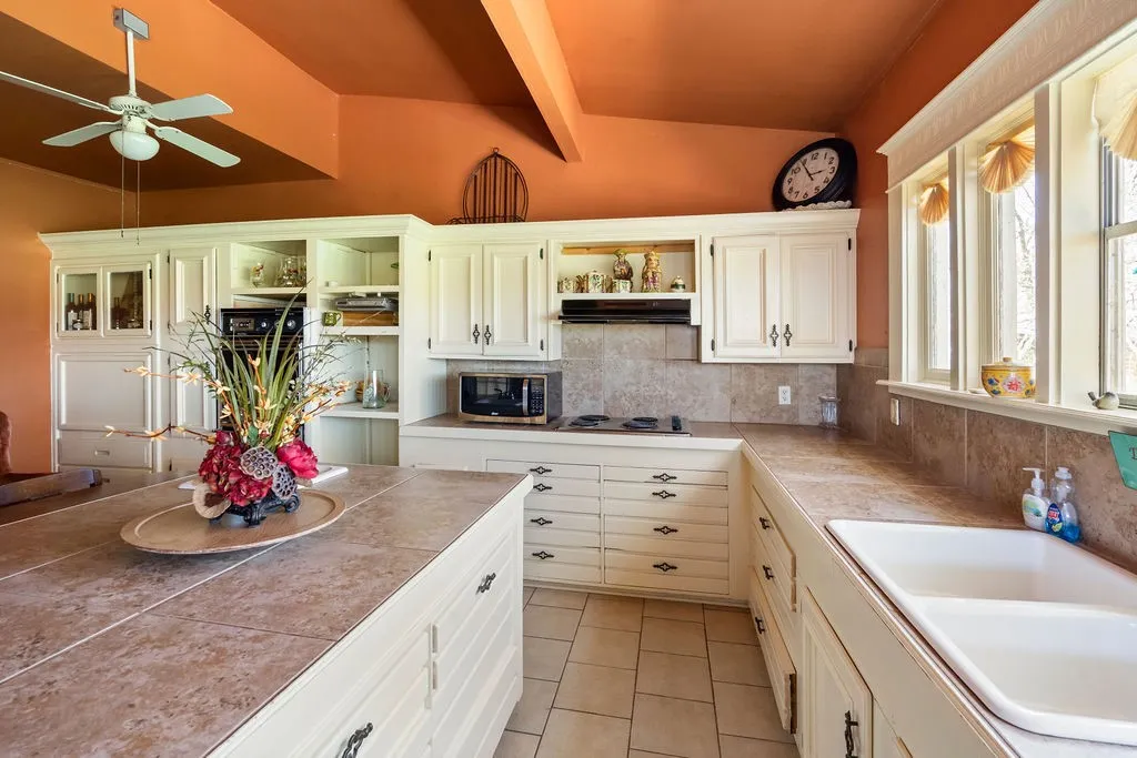 Single Family Residence For Sale in Hopkins County , 12886 Texas Highway 19 N, Sulphur Springs, Texas 75482, 2 Bedroom, 2 Bathroom, Garage spaces, 1,628 Sqft, built in 1950, mls#21224978, Real Estate Agent in Sulphur Springs, Homes For Sale in Hopkins county, Homes For Sale in Sulphur Springs, Realtor in Sulphur Springs Texas, Real Estate Brokerage Independent Realty Texas, Luminita Cordes Realtor