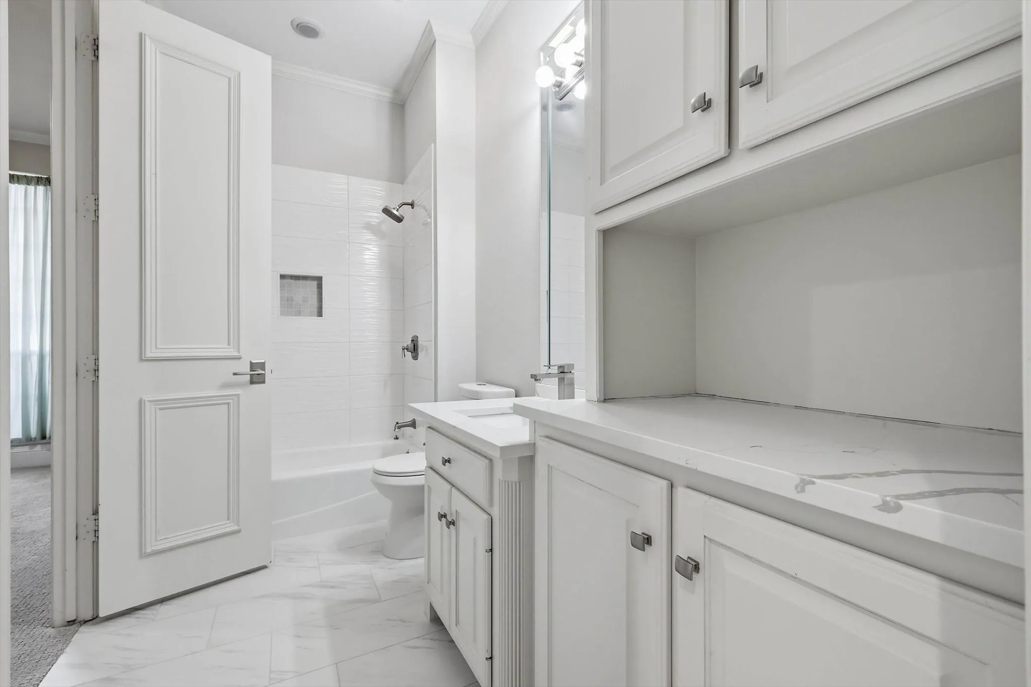Single Family Residence For Sale in Collin County , 17431 Woods Edge Drive, Dallas, Texas 75287, 6 Bedroom, 6 Bathroom, 3 Garage spaces, 6,026 Sqft, built in 1993, Preowned, mls#21224199, Real Estate Agent in Dallas, Homes For Sale in Collin county, Homes For Sale in Dallas, Realtor in Dallas Texas, Real Estate Brokerage Independent Realty Texas, Luminita Cordes Realtor