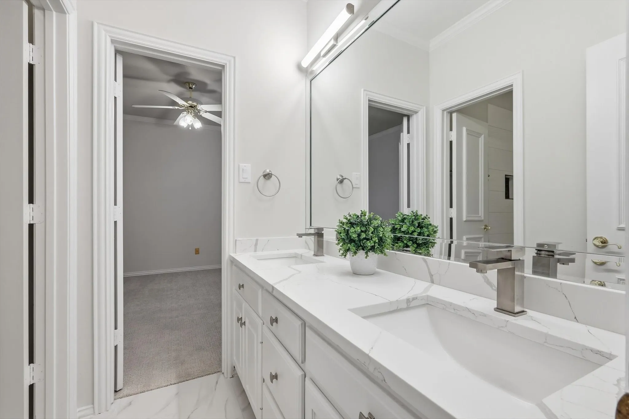 Single Family Residence For Sale in Collin County , 17431 Woods Edge Drive, Dallas, Texas 75287, 6 Bedroom, 6 Bathroom, 3 Garage spaces, 6,026 Sqft, built in 1993, Preowned, mls#21224199, Real Estate Agent in Dallas, Homes For Sale in Collin county, Homes For Sale in Dallas, Realtor in Dallas Texas, Real Estate Brokerage Independent Realty Texas, Luminita Cordes Realtor