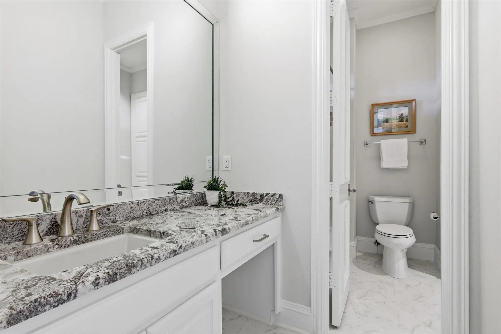Single Family Residence For Sale in Collin County , 17431 Woods Edge Drive, Dallas, Texas 75287, 6 Bedroom, 6 Bathroom, 3 Garage spaces, 6,026 Sqft, built in 1993, Preowned, mls#21224199, Real Estate Agent in Dallas, Homes For Sale in Collin county, Homes For Sale in Dallas, Realtor in Dallas Texas, Real Estate Brokerage Independent Realty Texas, Luminita Cordes Realtor