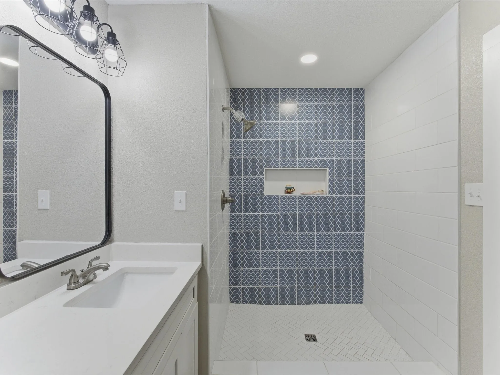 Single Family Residence For Sale in Navarro County , 15720 W Highway 22, Blooming Grove, Texas 76626, 5 Bedroom, 3 Bathroom, Garage spaces, 2,312 Sqft, built in 1973, mls#21226082, Real Estate Agent in Blooming Grove, Homes For Sale in Navarro county, Homes For Sale in Blooming Grove, Realtor in Blooming Grove Texas, Real Estate Brokerage Independent Realty Texas, Luminita Cordes Realtor