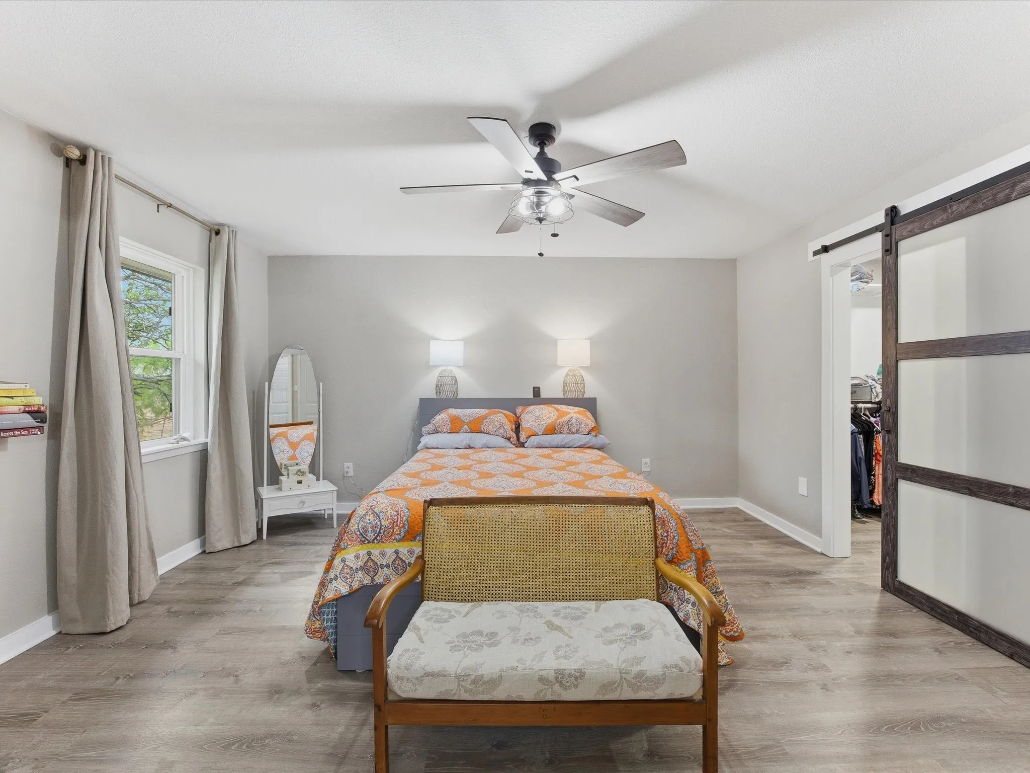 Single Family Residence For Sale in Navarro County , 15720 W Highway 22, Blooming Grove, Texas 76626, 5 Bedroom, 3 Bathroom, Garage spaces, 2,312 Sqft, built in 1973, mls#21226082, Real Estate Agent in Blooming Grove, Homes For Sale in Navarro county, Homes For Sale in Blooming Grove, Realtor in Blooming Grove Texas, Real Estate Brokerage Independent Realty Texas, Luminita Cordes Realtor