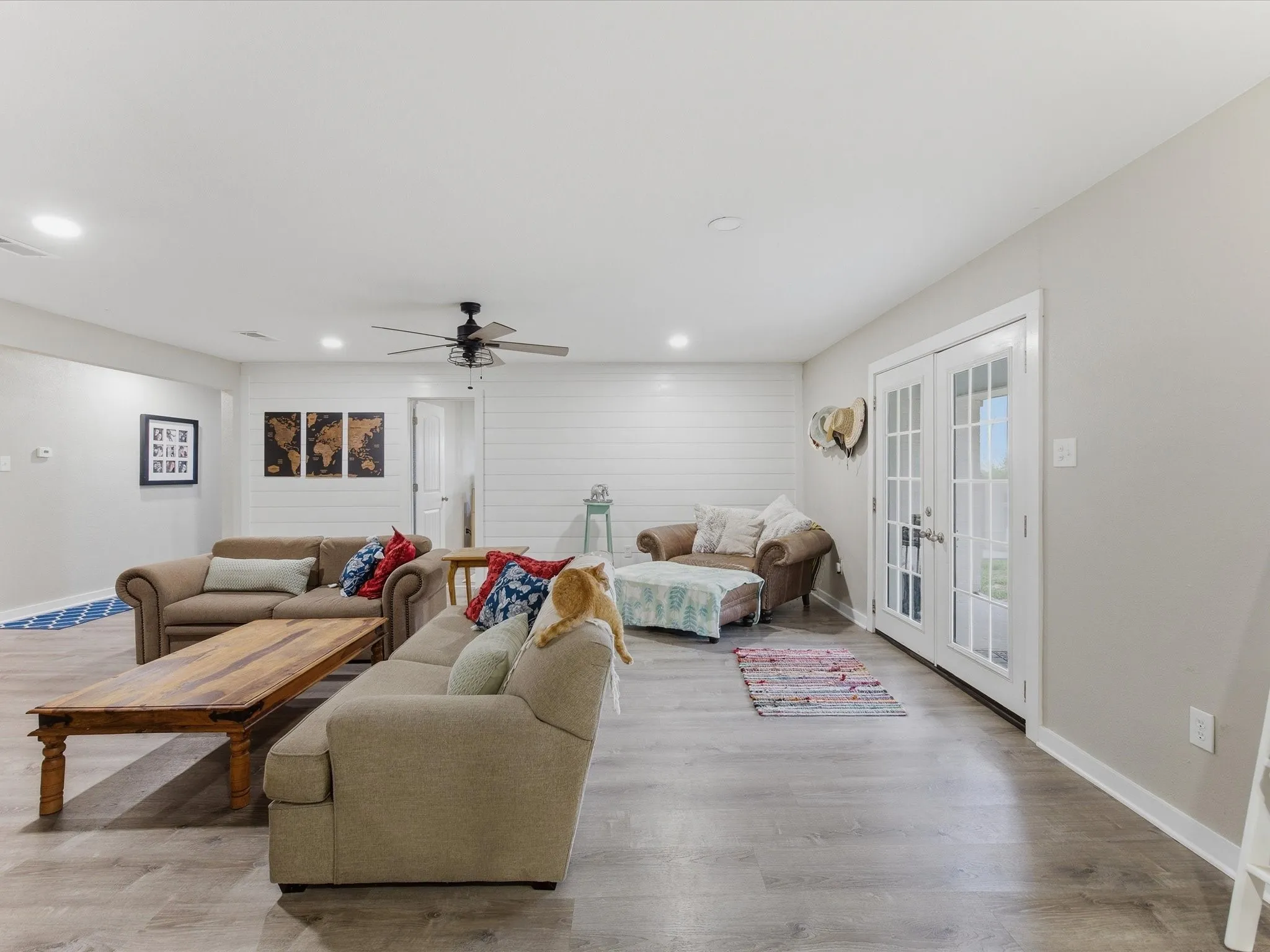 Single Family Residence For Sale in Navarro County , 15720 W Highway 22, Blooming Grove, Texas 76626, 5 Bedroom, 3 Bathroom, Garage spaces, 2,312 Sqft, built in 1973, mls#21226082, Real Estate Agent in Blooming Grove, Homes For Sale in Navarro county, Homes For Sale in Blooming Grove, Realtor in Blooming Grove Texas, Real Estate Brokerage Independent Realty Texas, Luminita Cordes Realtor
